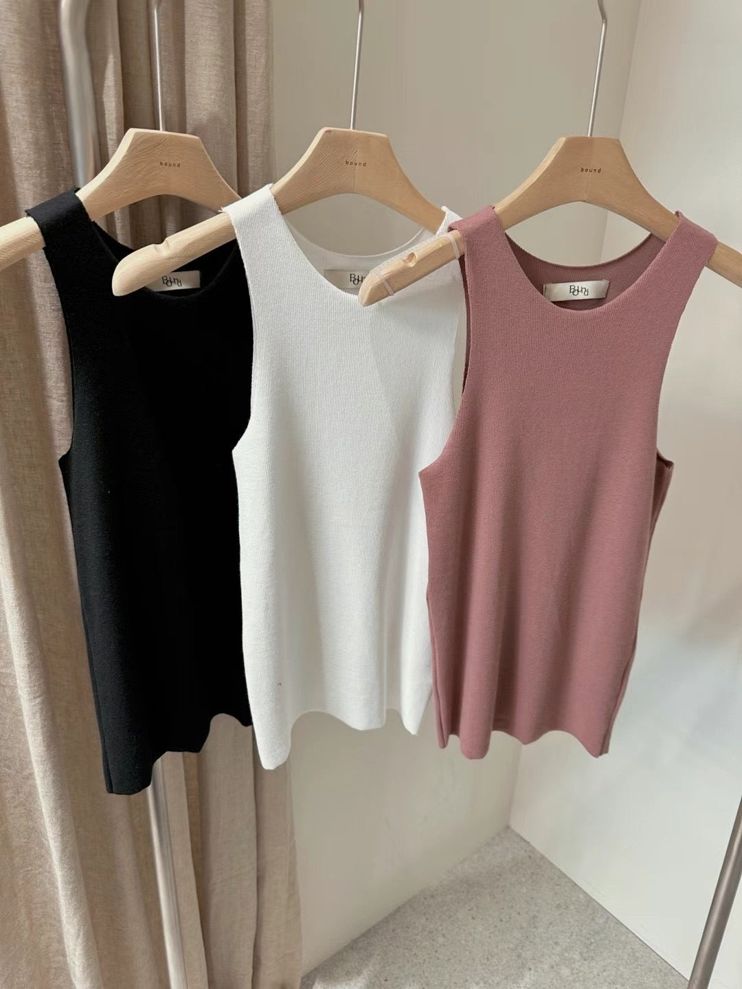 Ribbed knit stretch fit tank top