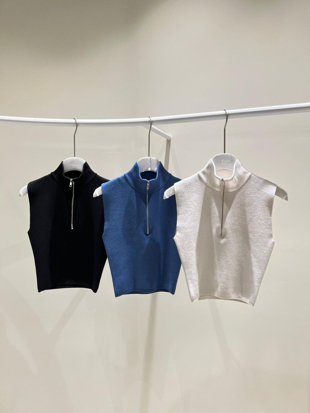 Mock Neck Half-zip Knit Vest *3 Colors