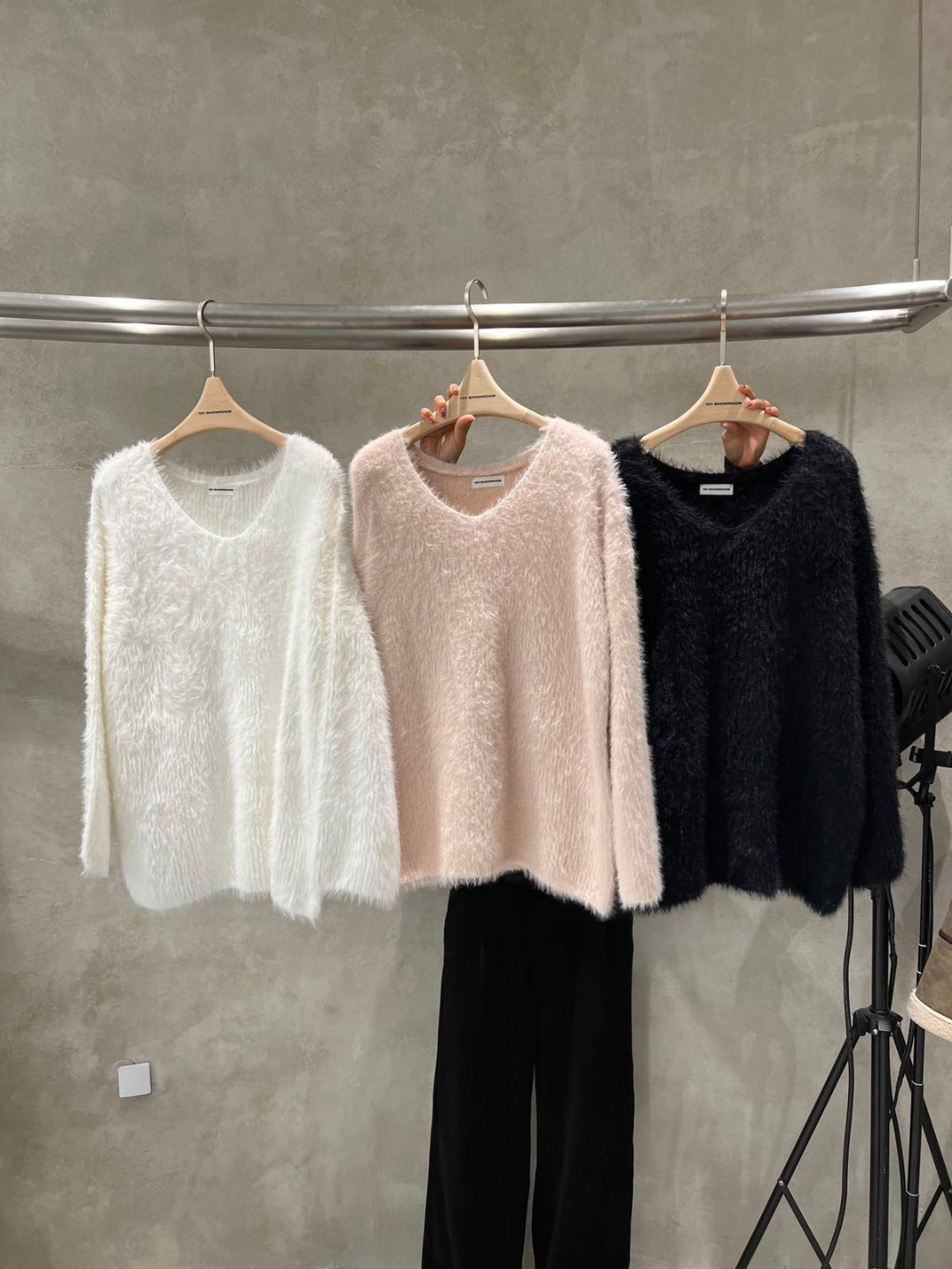 V-Neck Fuzzy Knitted Sweater *3 Colors