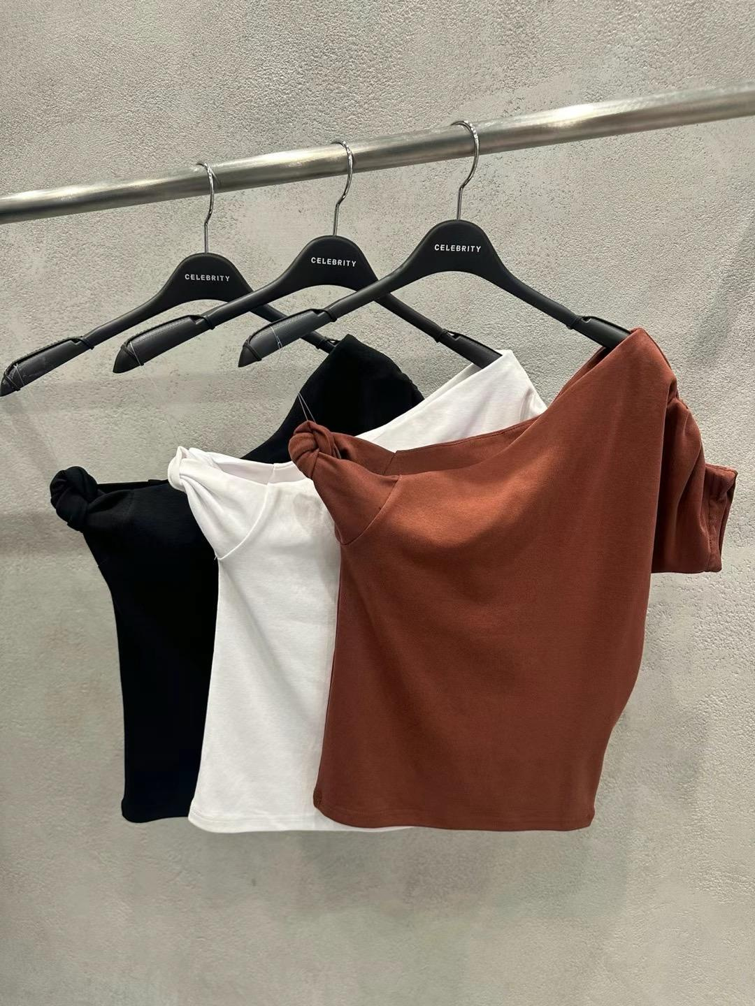 One-shoulder Twisted Top *3 Colors