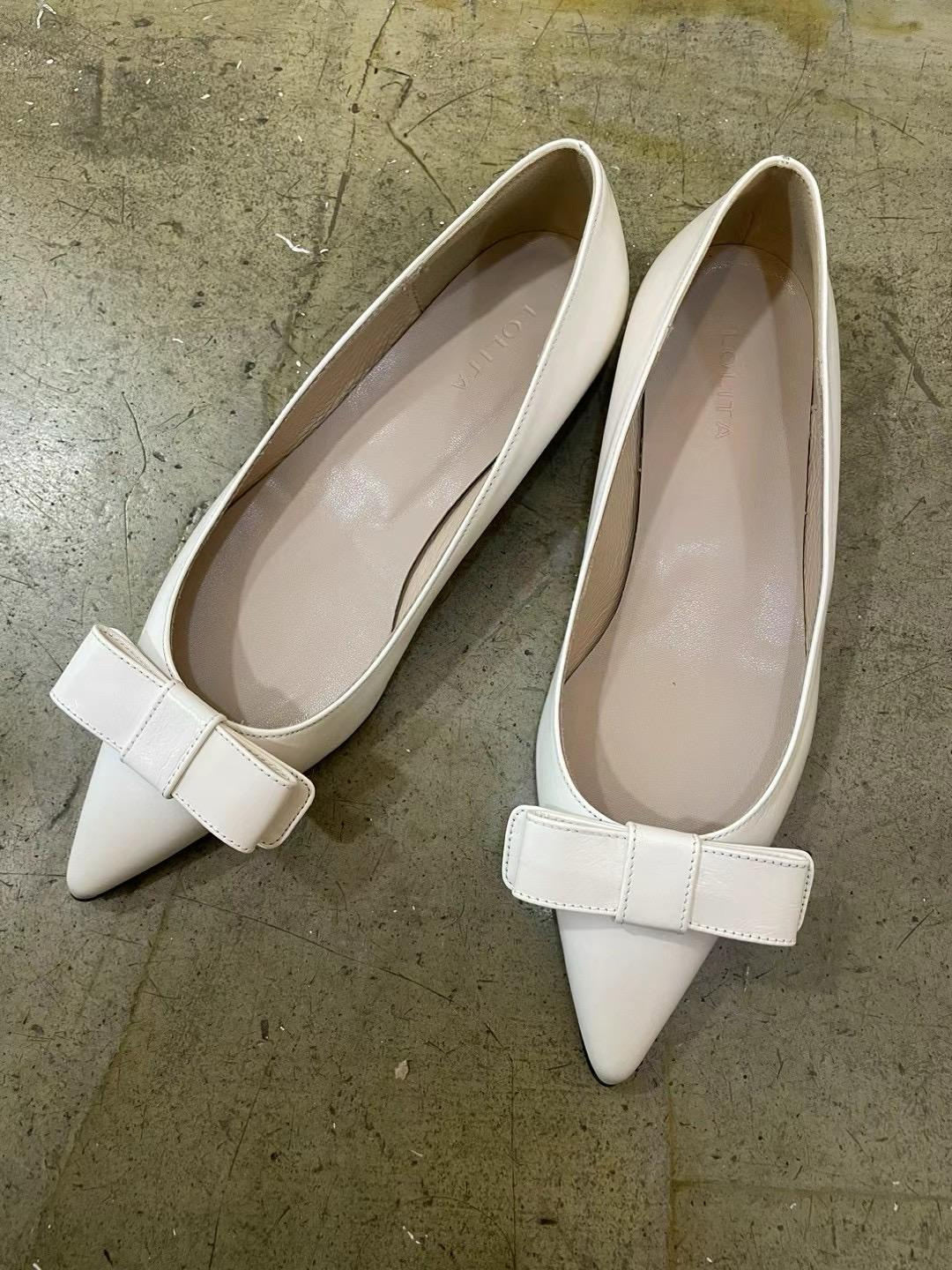 Pointed-Toe Bow Heeled Flats