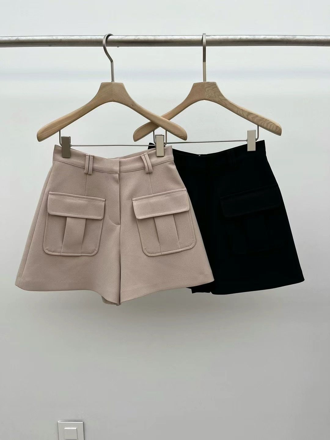 Patch Pockets High-Waist Shorts *2 Colors