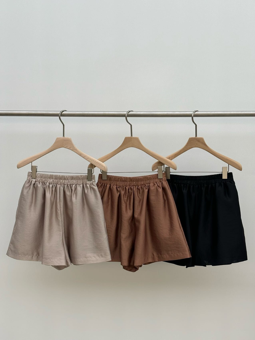 Elastic Waist Satin Shorts *3 Colors