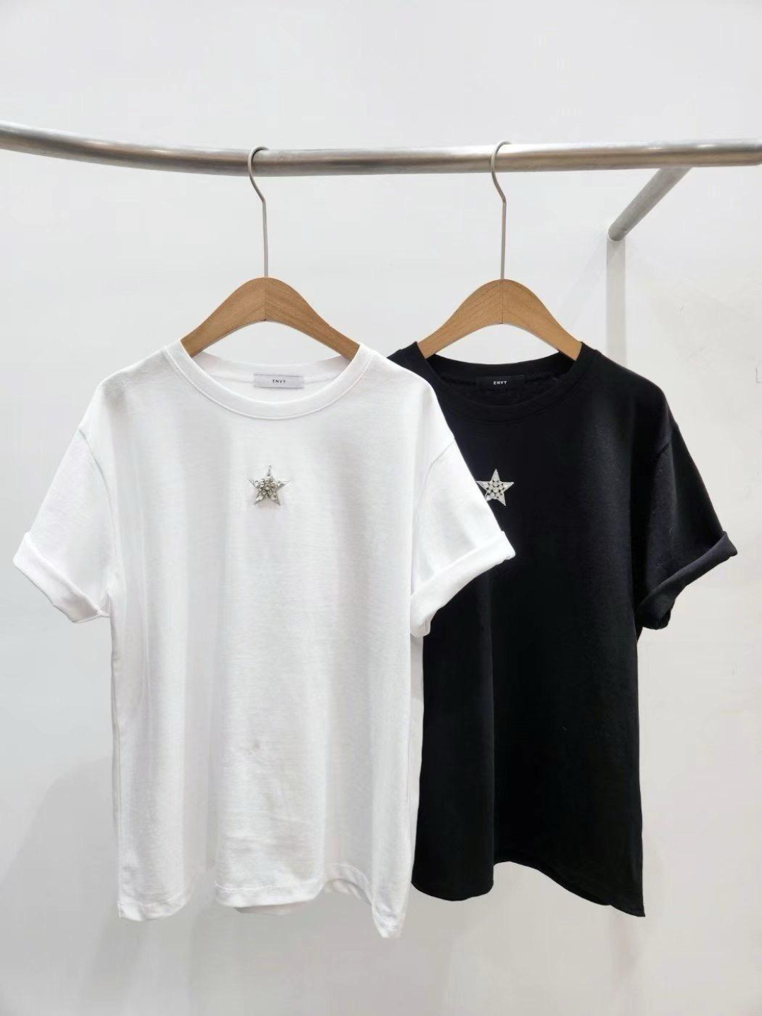 Short Sleeved Star Embellished T-shirt *2 Colors