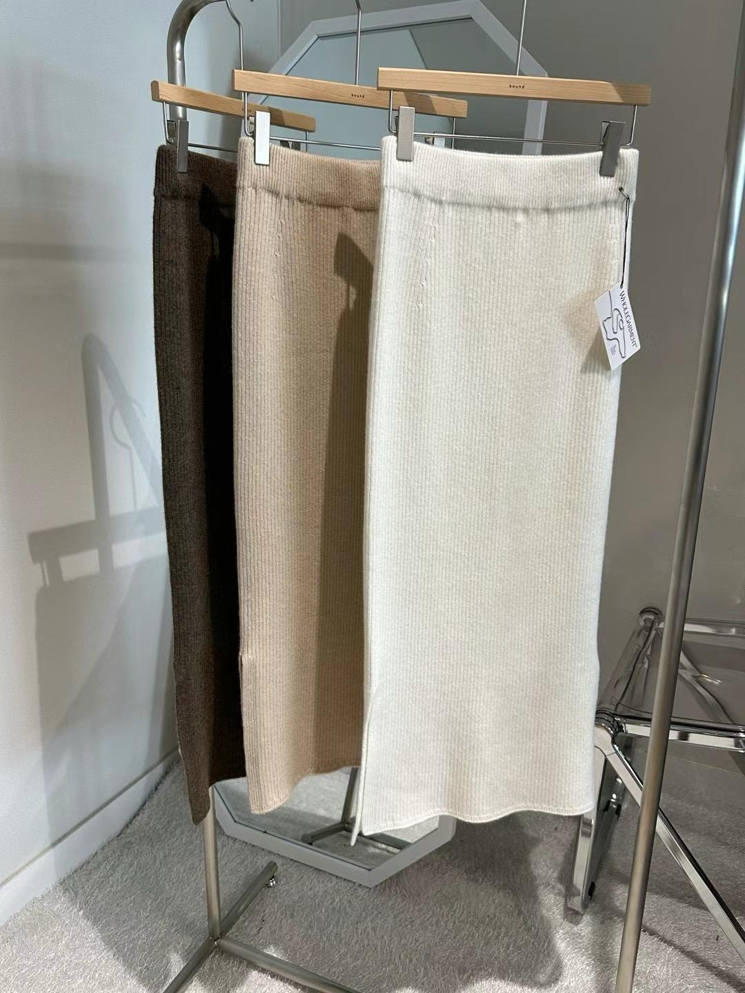 Wool Blend Knitted Slit Skirt *3 Colors