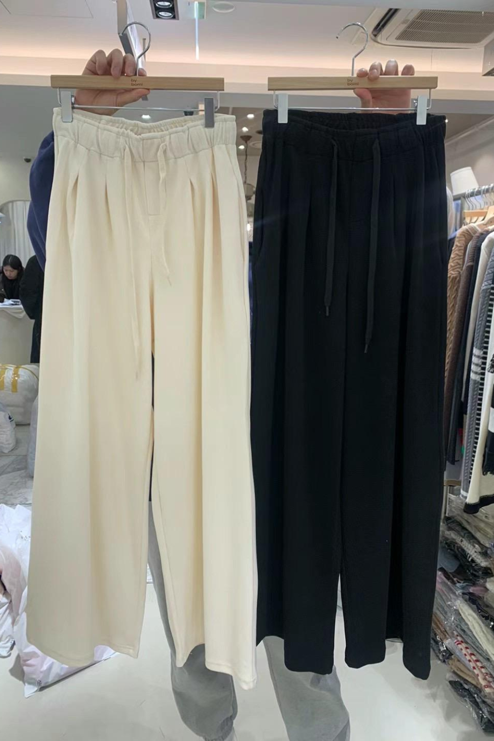 Wide-leg Soft Pants *2 Colors