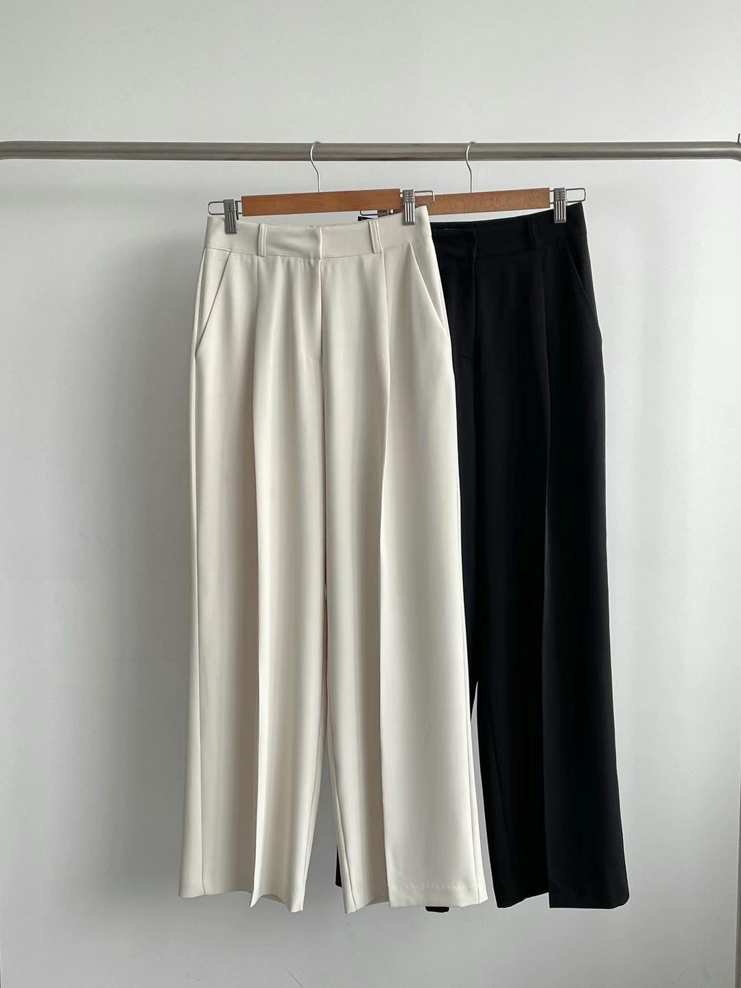 Pleated Straight Trousers *2 Colors