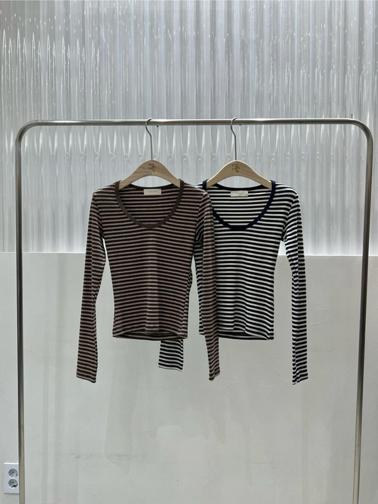 Scoop Neck Striped Long Sleeved T-Shirt *2 Colors