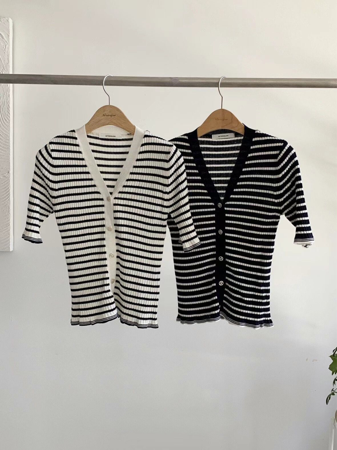 V-neck Striped Knit Cardigan *2 Colors