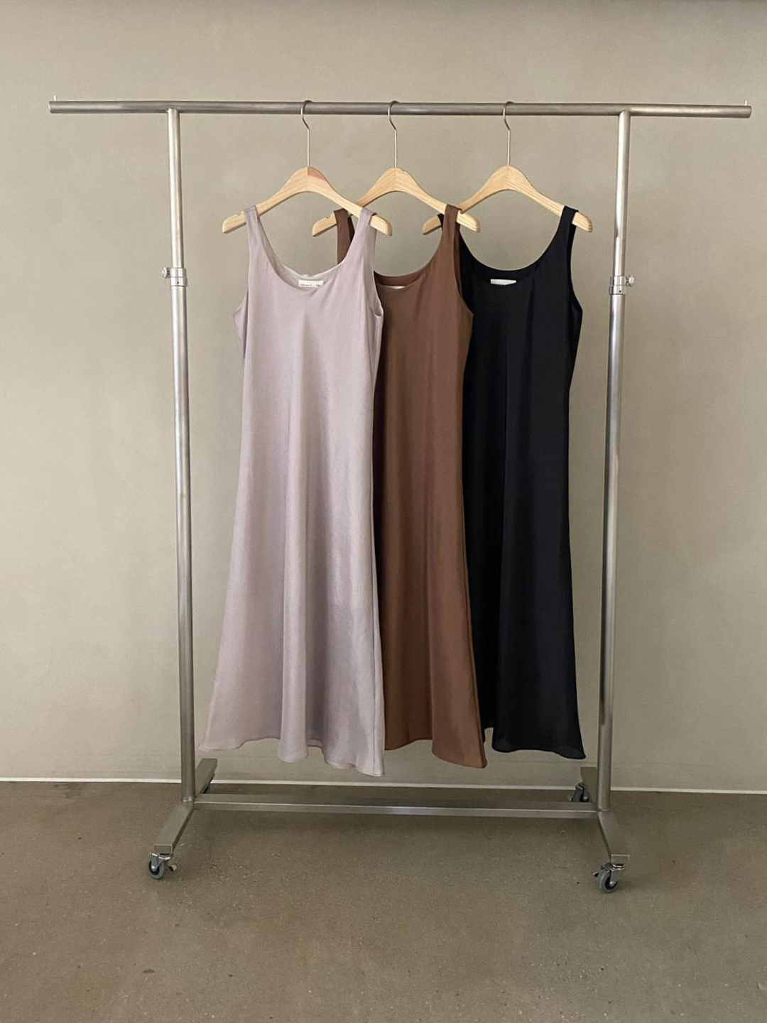 Scoop Neck Netural Sleeveless Dress *3 Colors