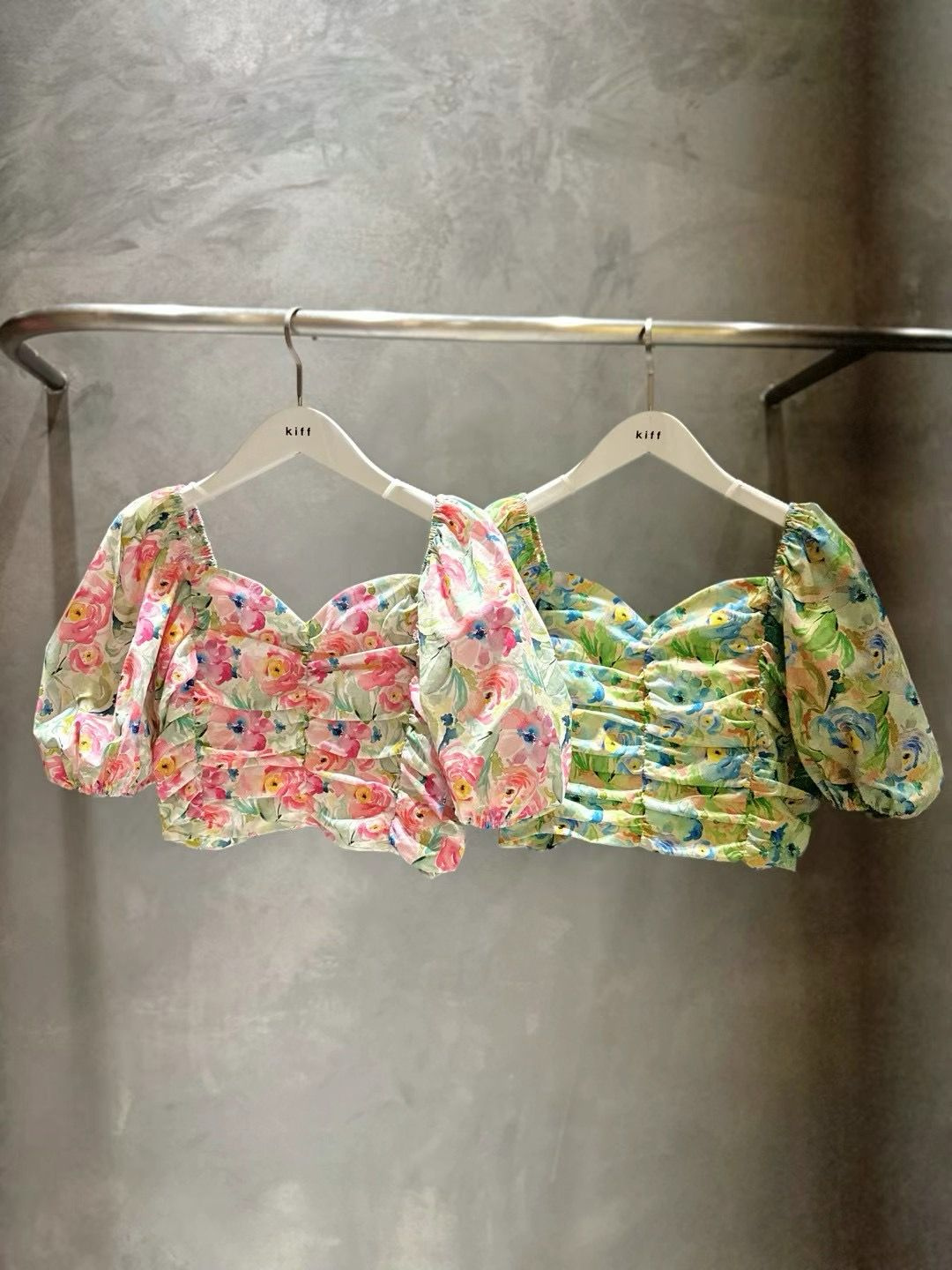 Floral Ruched Crop Top *2 Colors