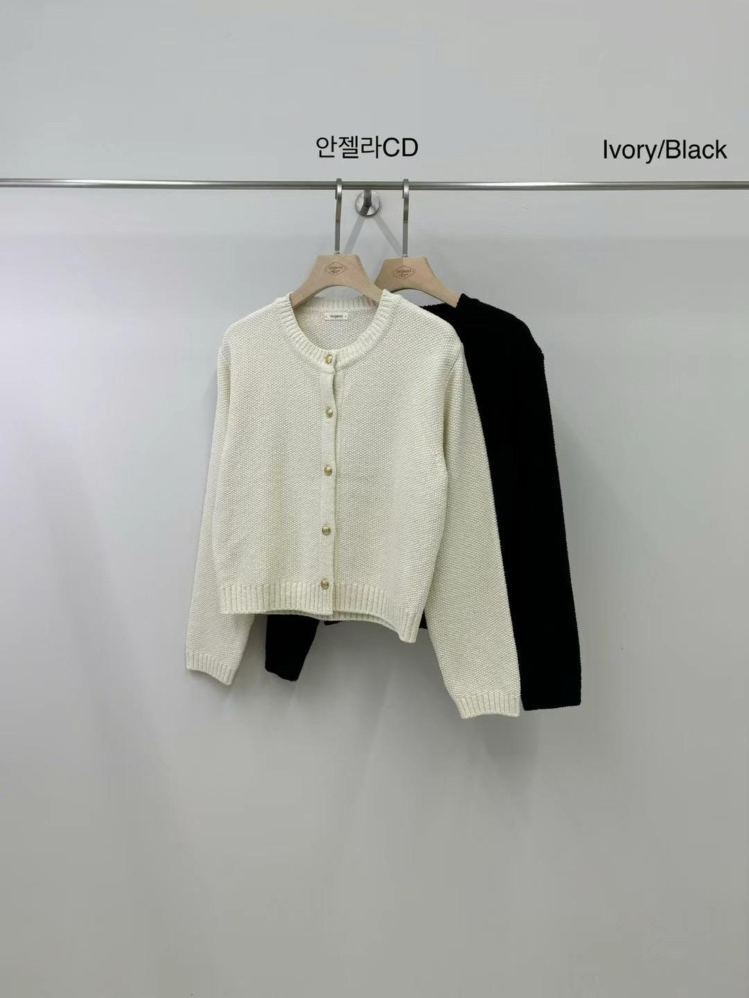 Crewneck Button-down Knitted Cardigan *2 Colors