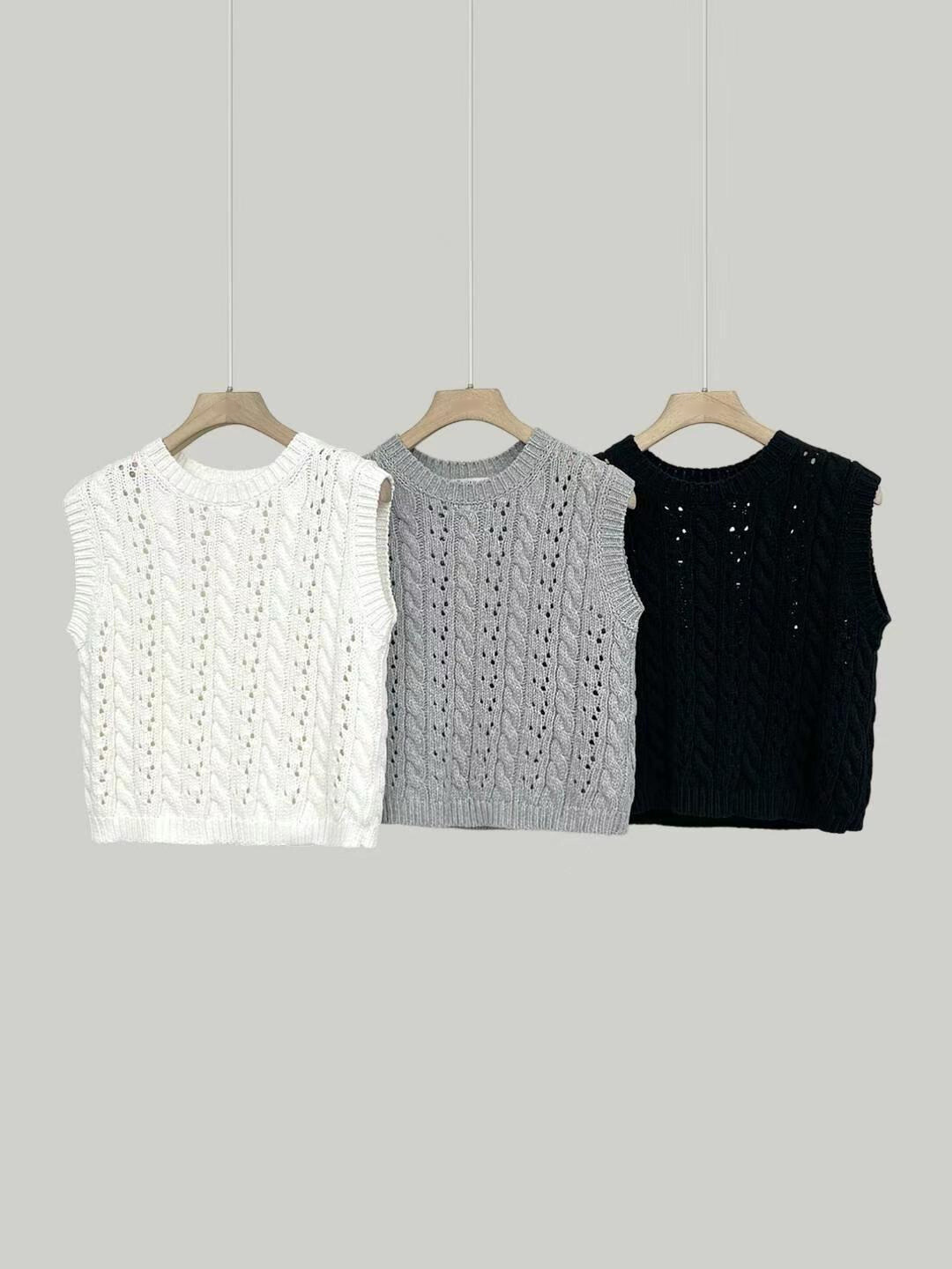 Cable-knit Crochet Vest *3 Colors