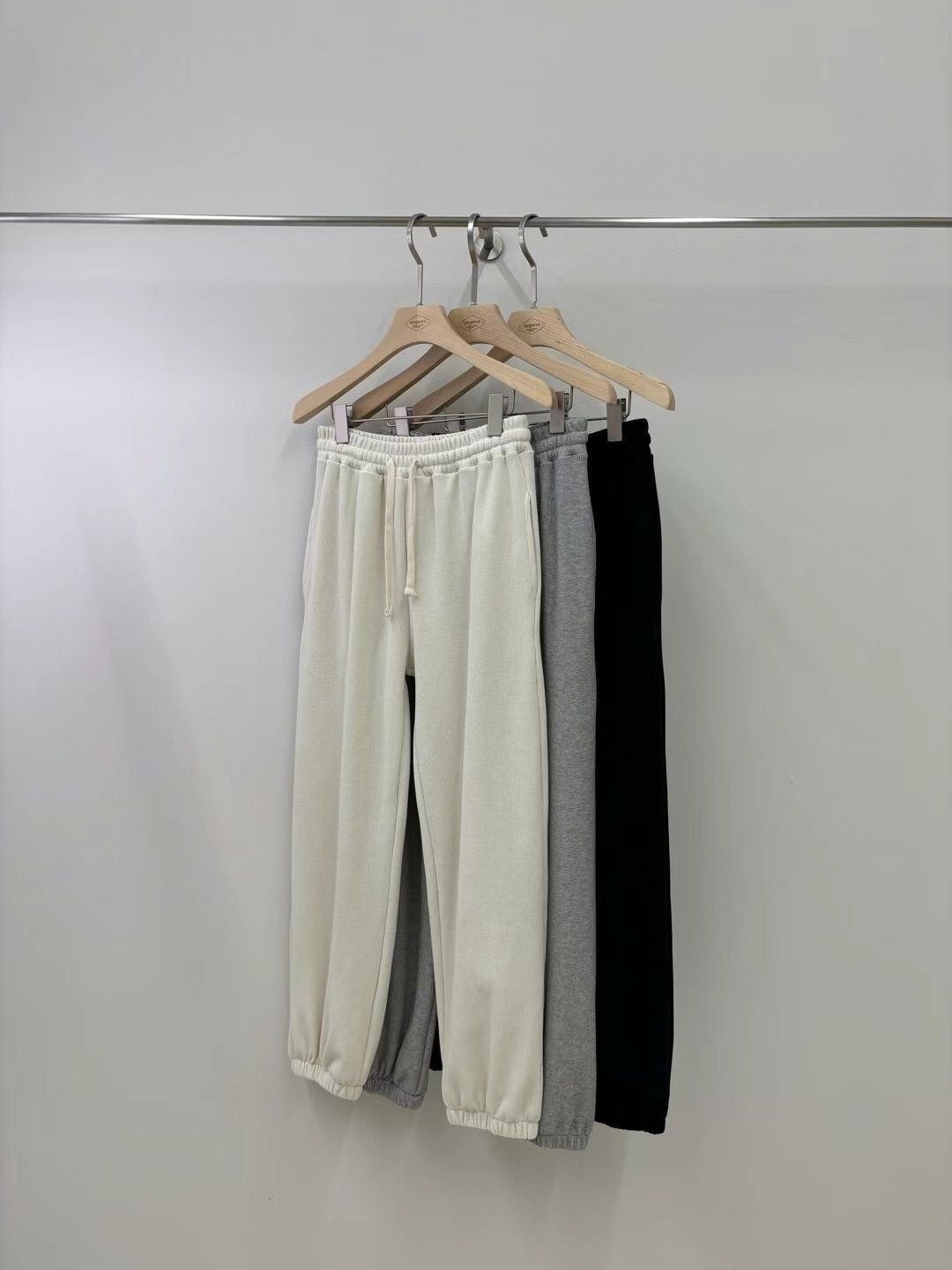 Drawstring-waist Knitted Jogger Pants *3 Colors