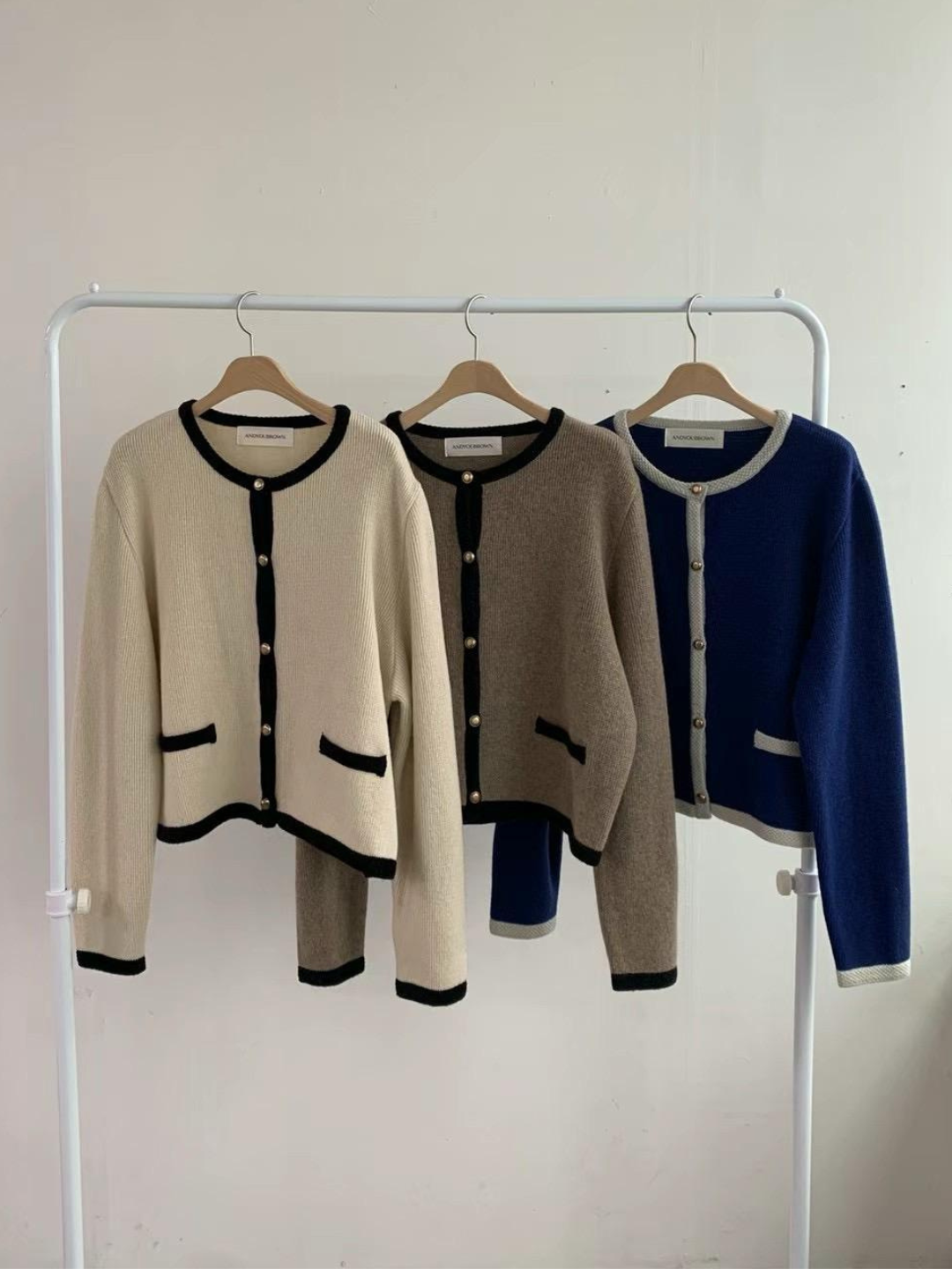 Button-Up Contrast Knitted Cardigan *3 Colors