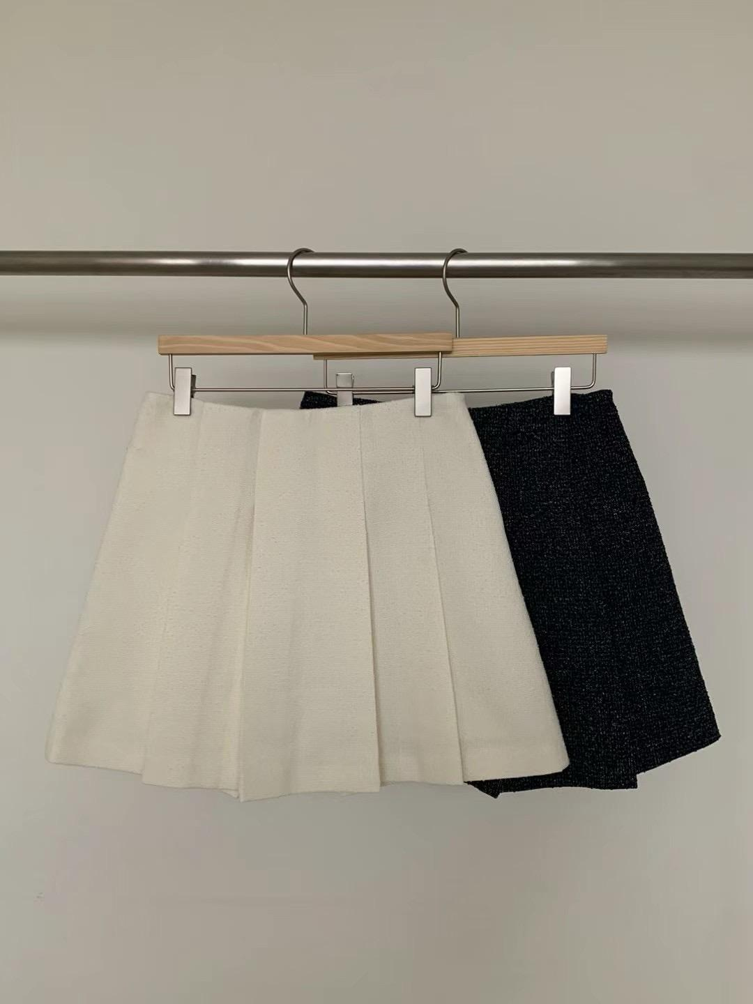 High-waist Textured Pleated Skirt