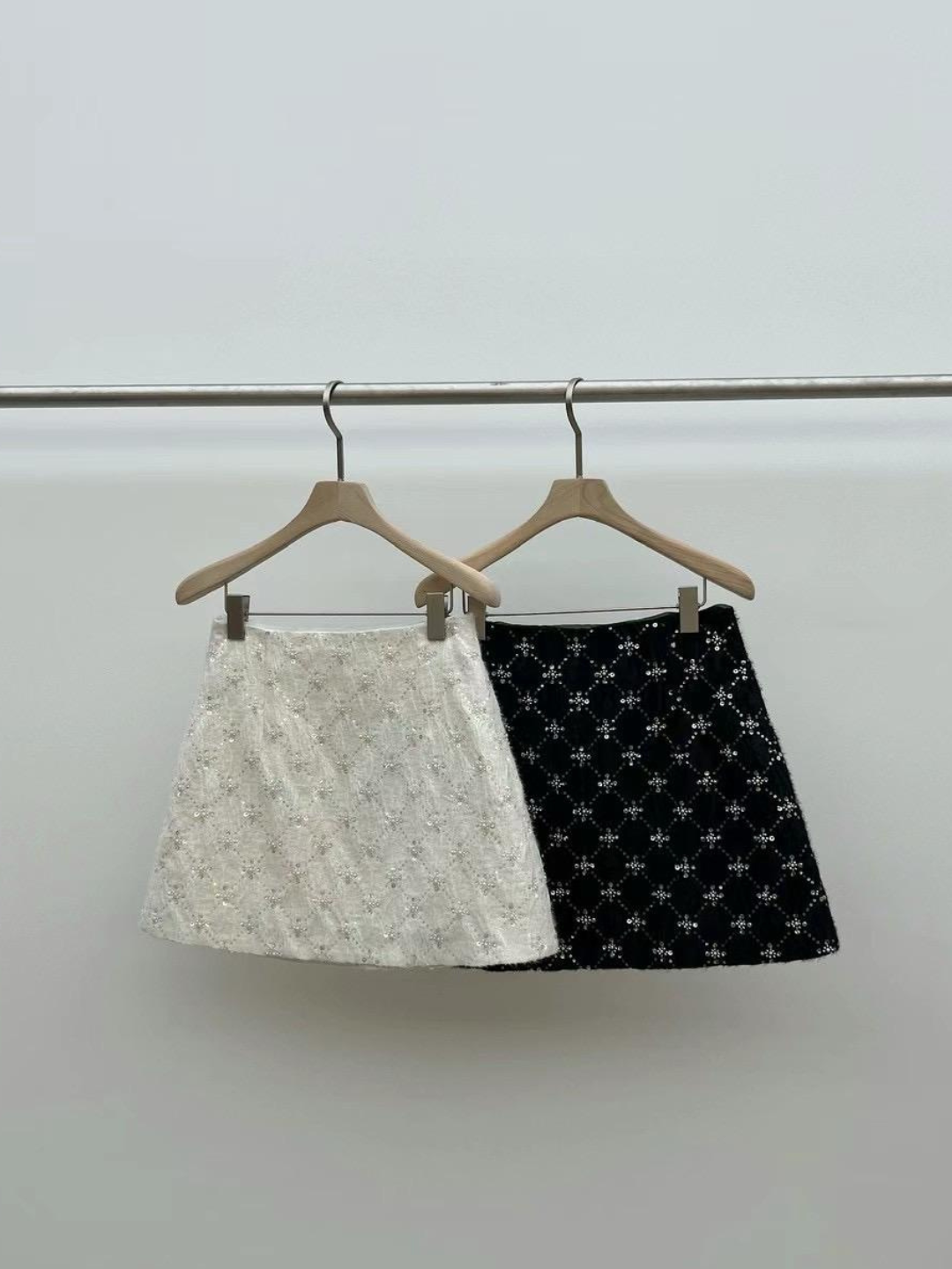 Argyle Pattern Sequinned Skirt *2 Colors