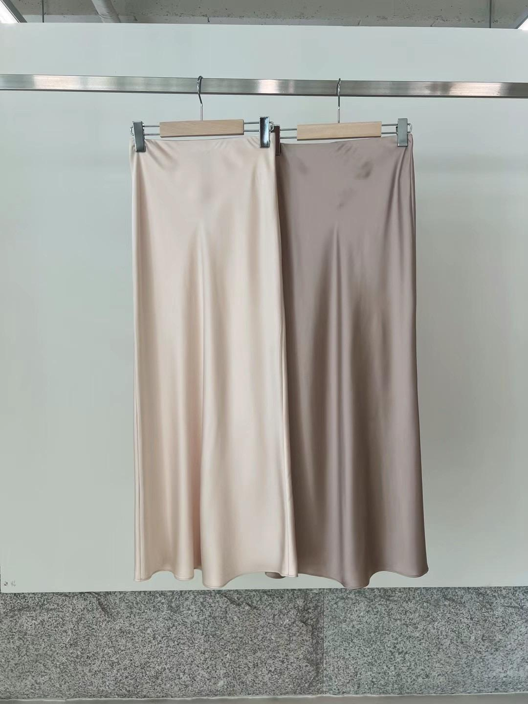 Satin Slit Maxi Skirt *2 Colors