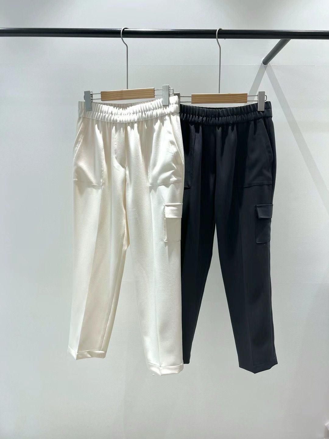 High-waist Crop Cargo Pants *2 Colors