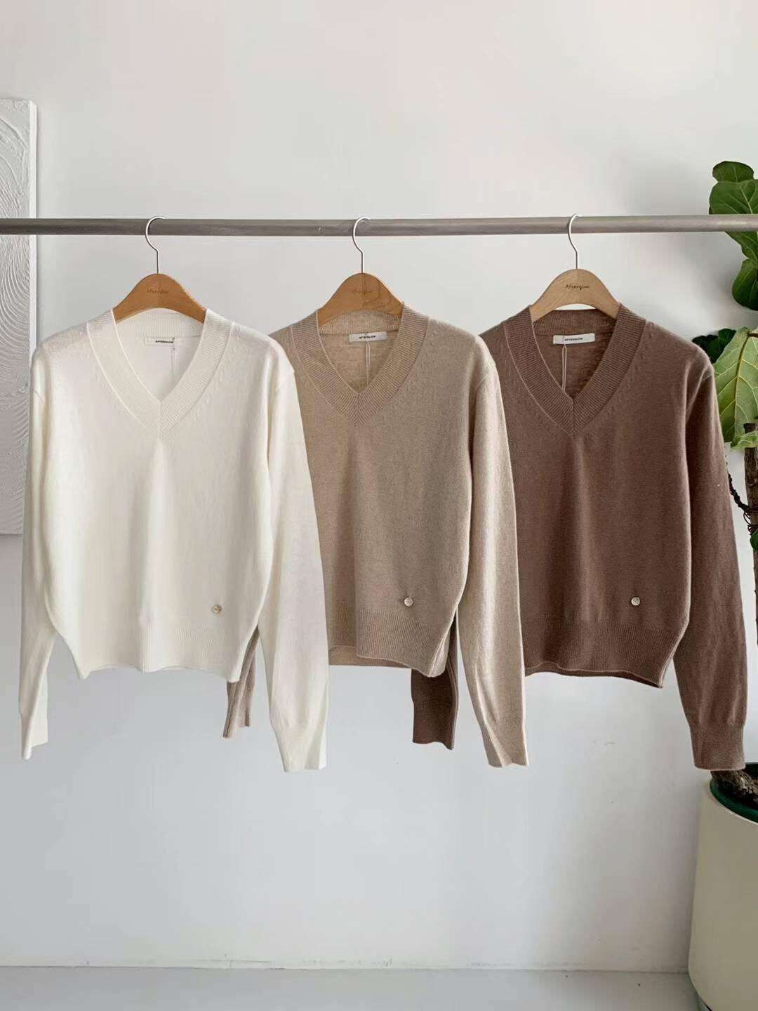 V-neck Knitted Neutral Sweater *3 Colors