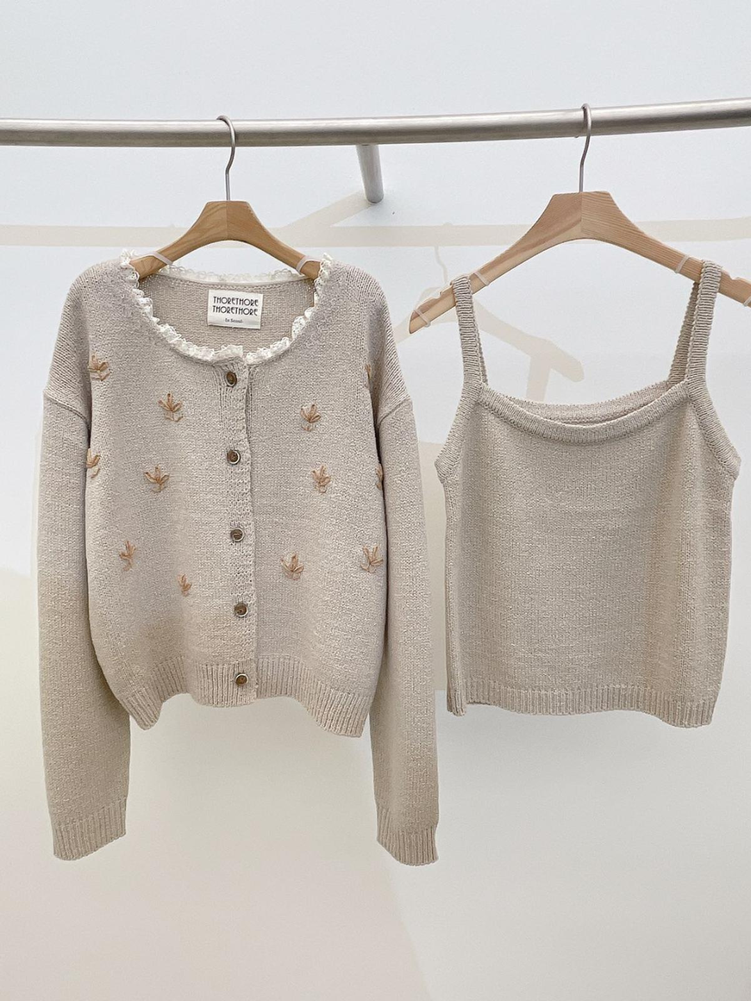 Knitted Embroidery Cardigan & Tank-top Set *2 Colors