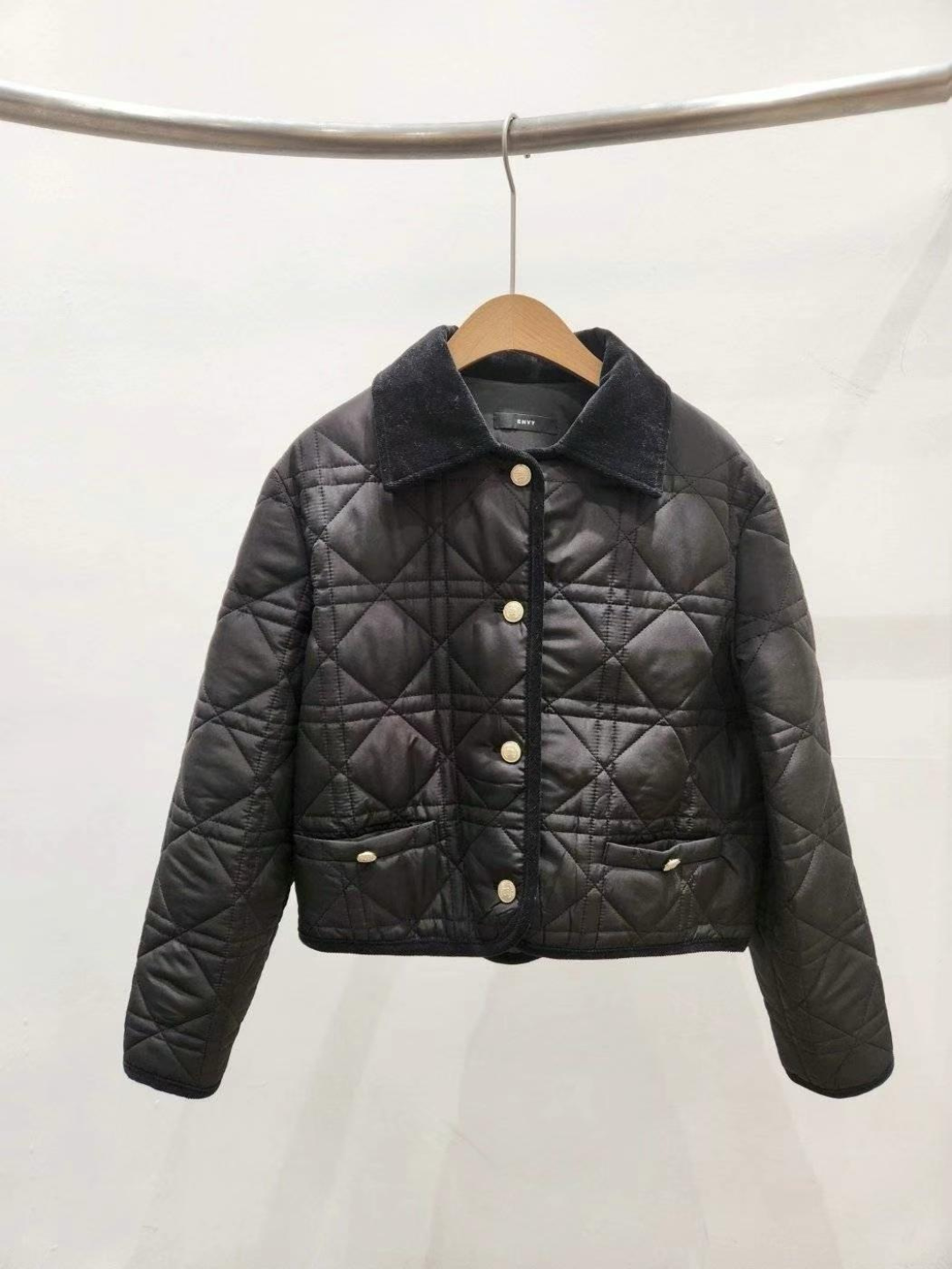 Button-up Quilted Collared Jacket