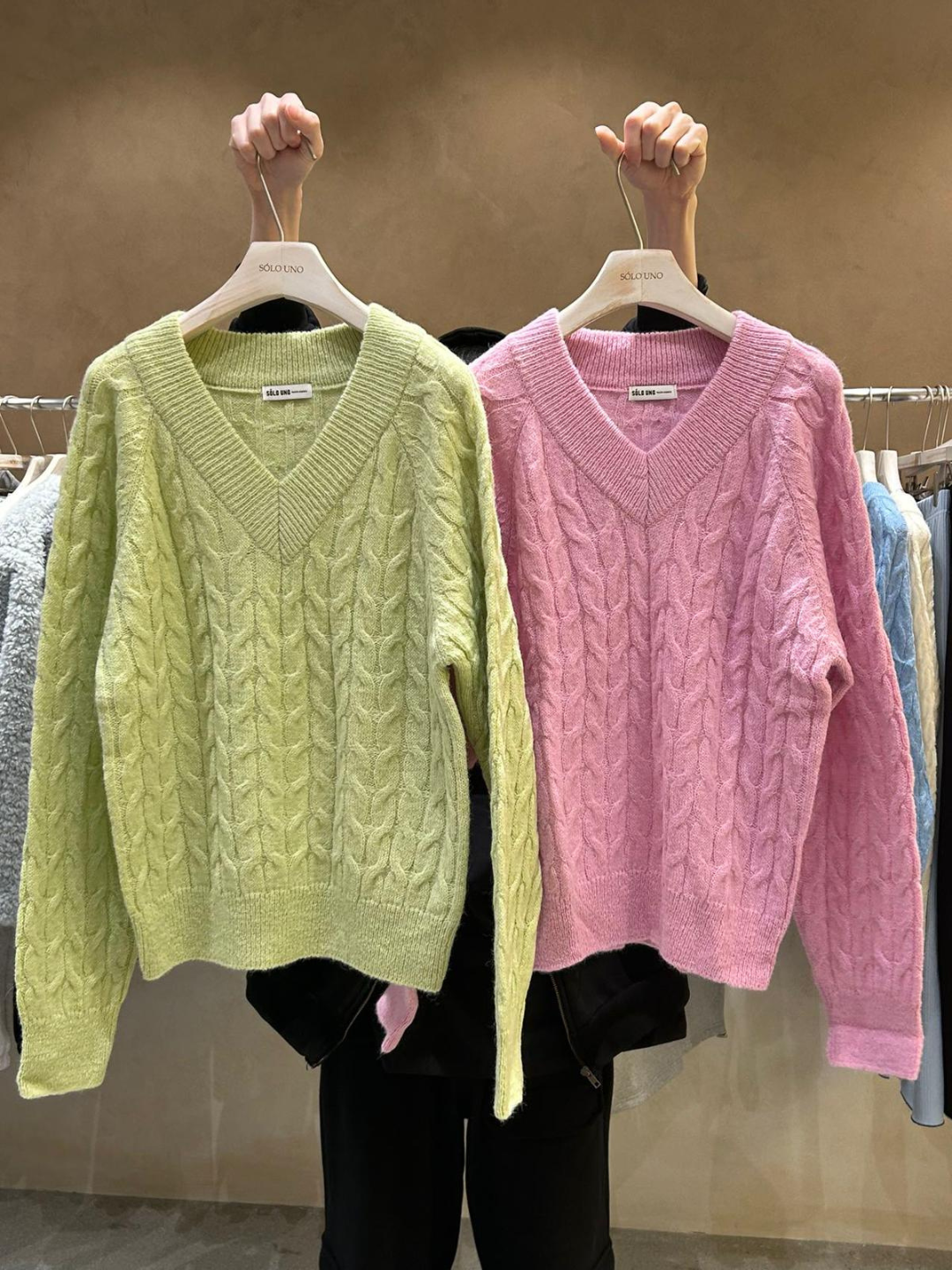 V-neck Cable Knit Sweater *4 Colors