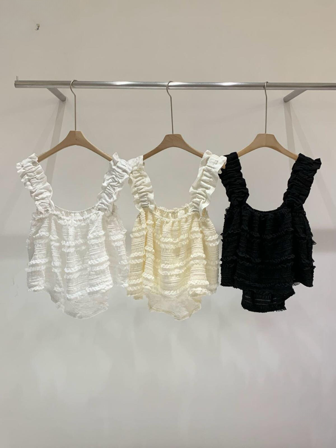 Ruffled Sleeveless Top *3 Colors #5424159