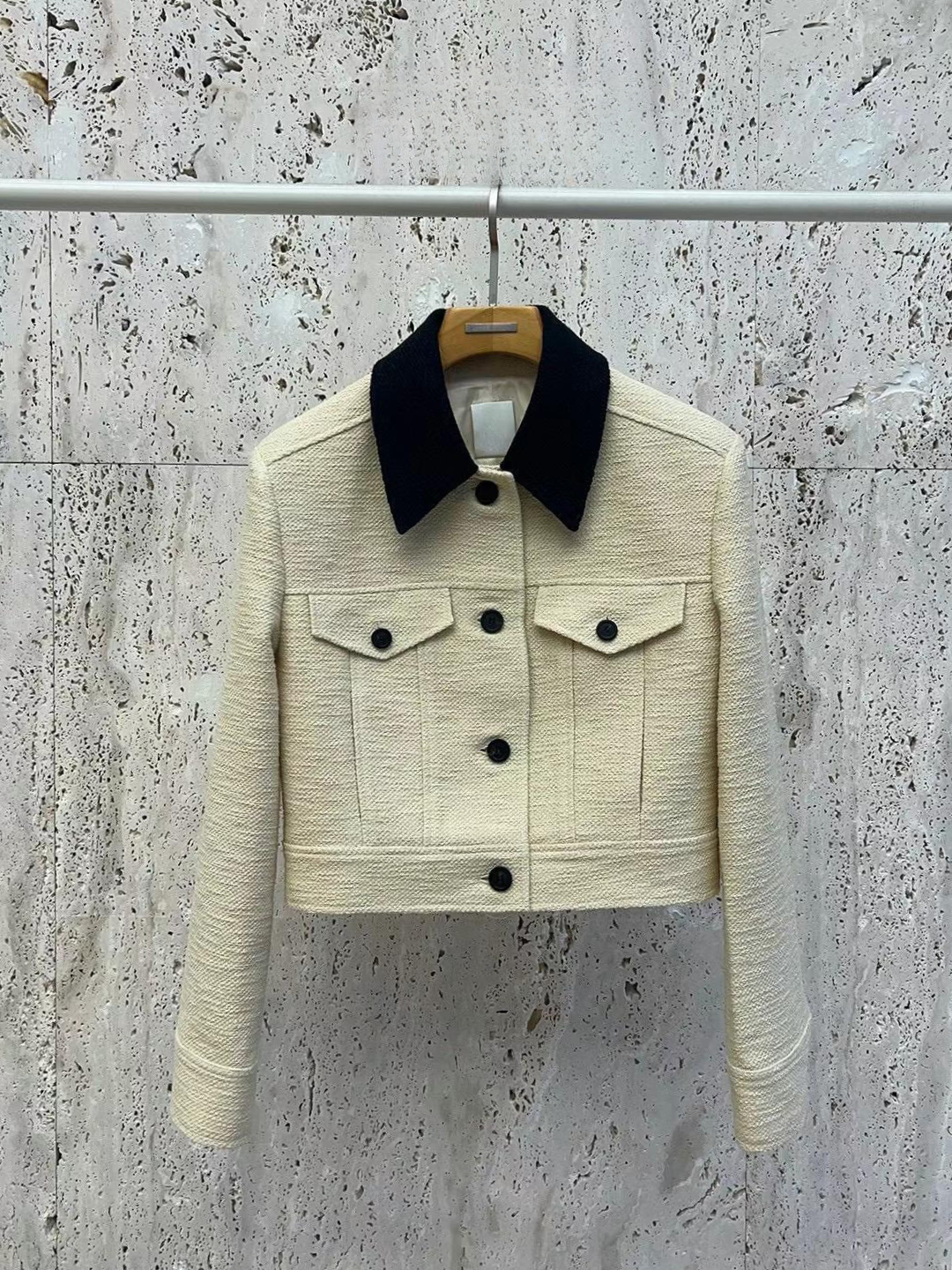 Contrast Textured Long-sleeved Jacket