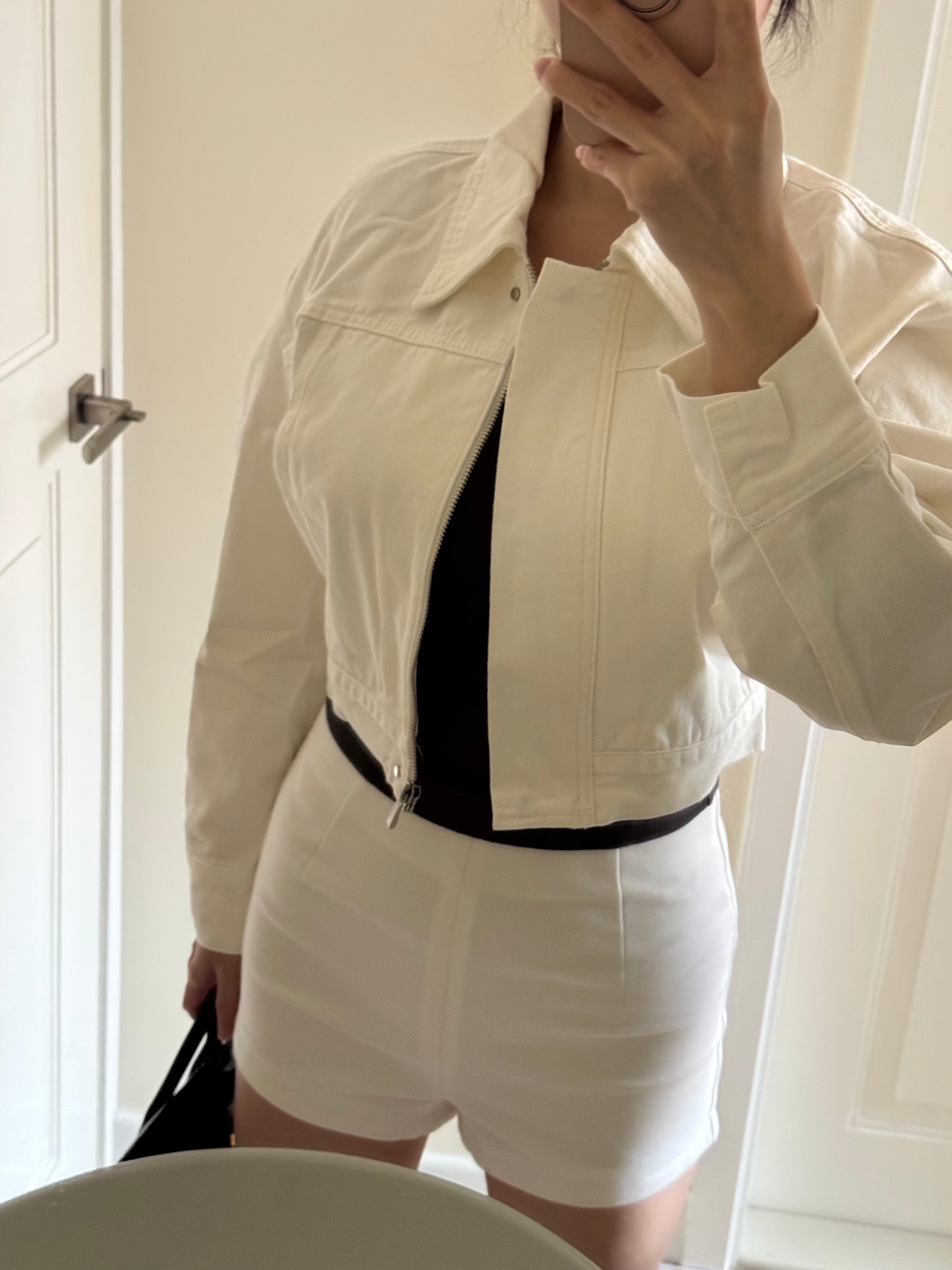 White Cropped Denim Jacket 短款白色牛仔外套