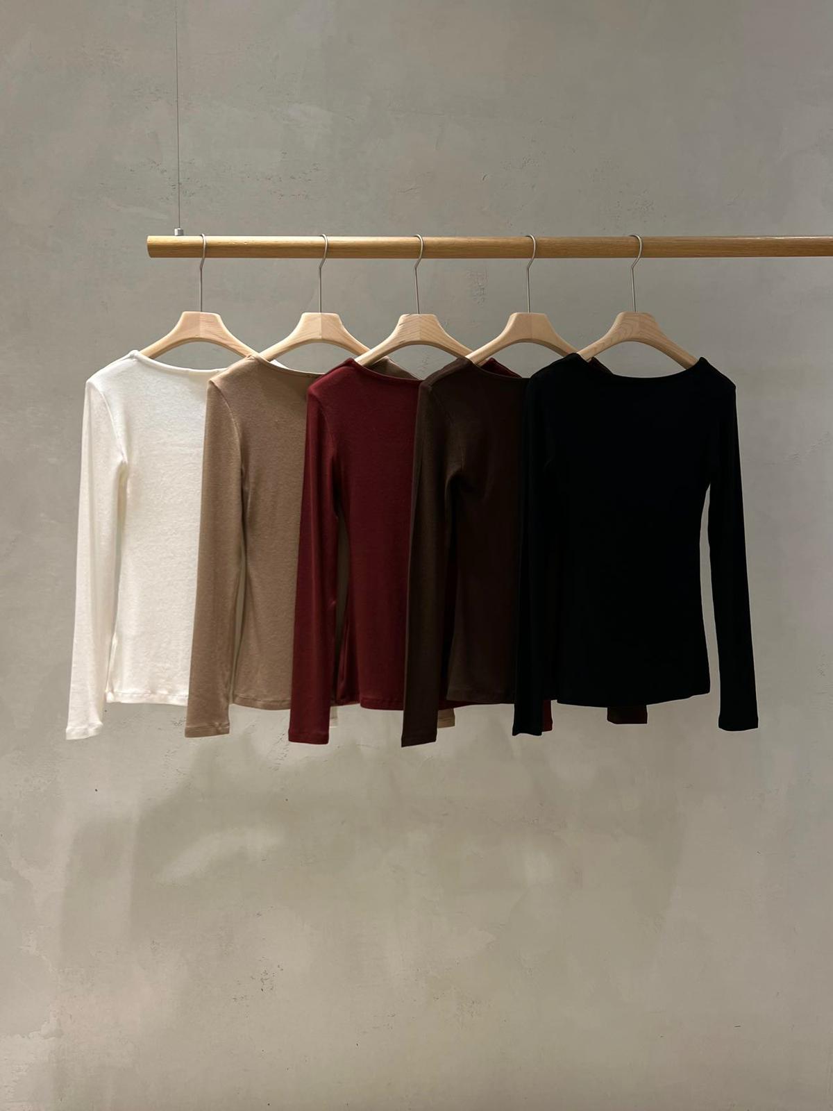 Square Neck Long-Sleeved T-Shirt *5 Colors