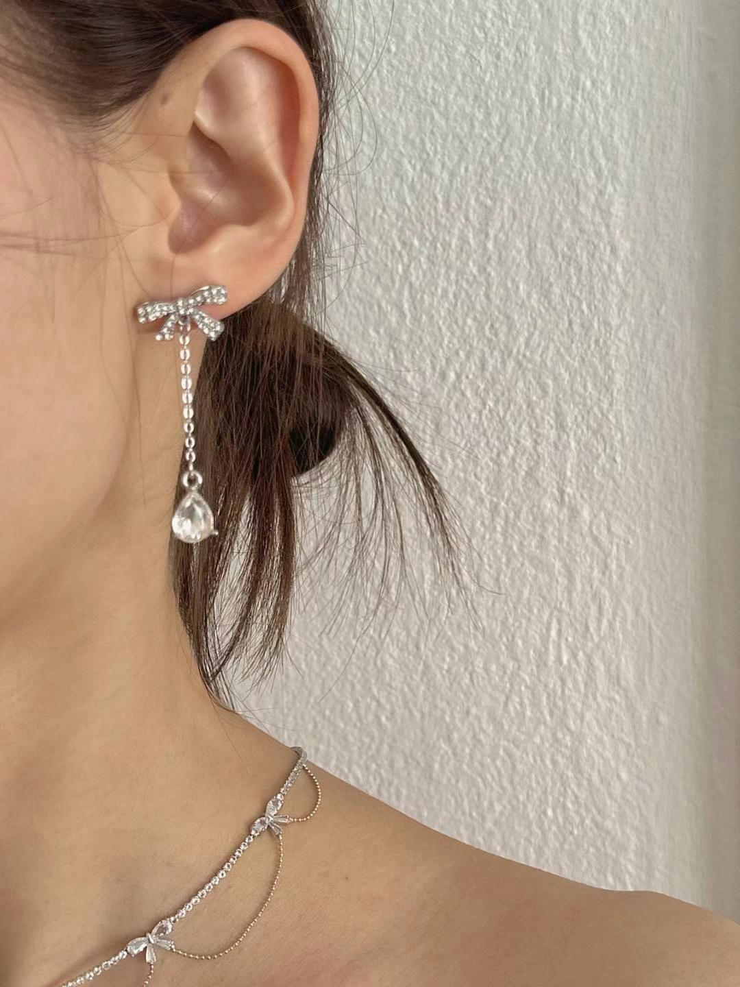 Bow Teardrop Rhinestone Drop Earrings