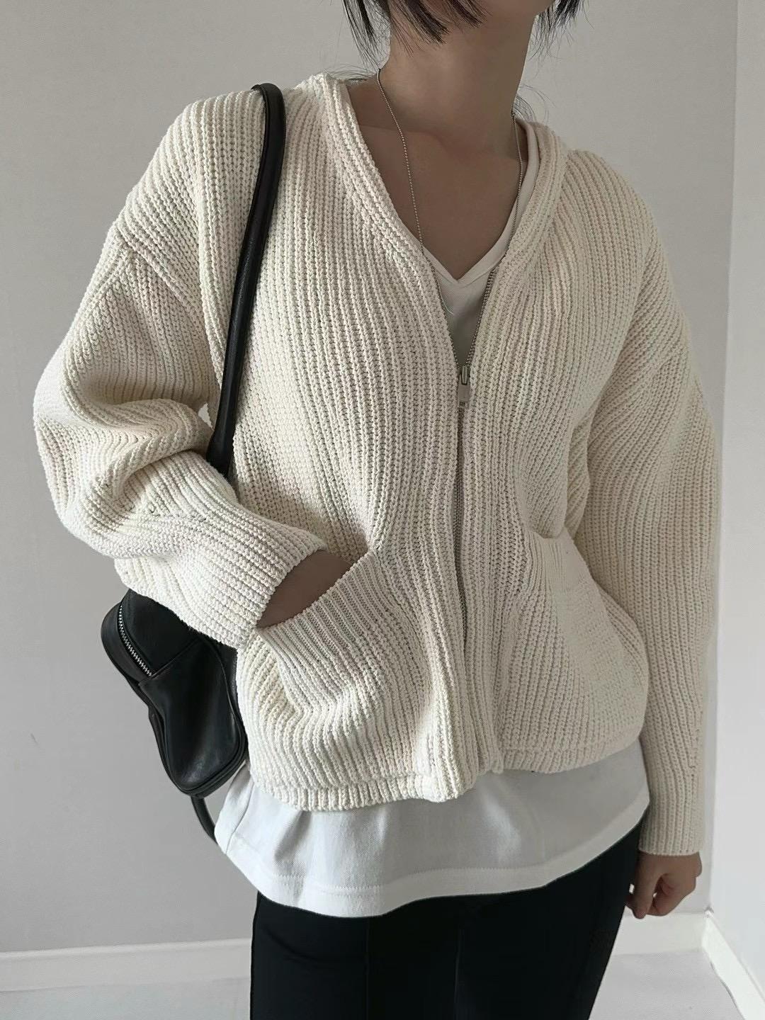 V-Neck Full-Zip Cable Knit Sweater *2 Colors