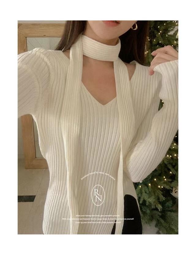 V-Neck Long Sleeve Knitted Top with Scarf *3 Colors