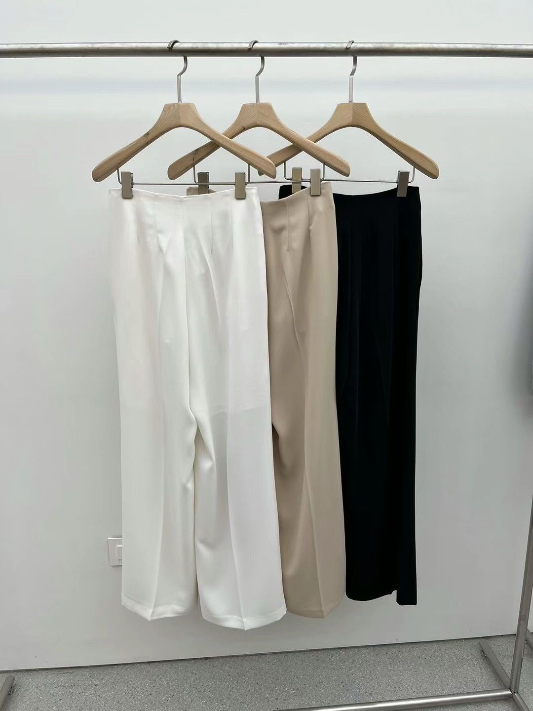 Wide-leg Pleated Pants *3 Colors