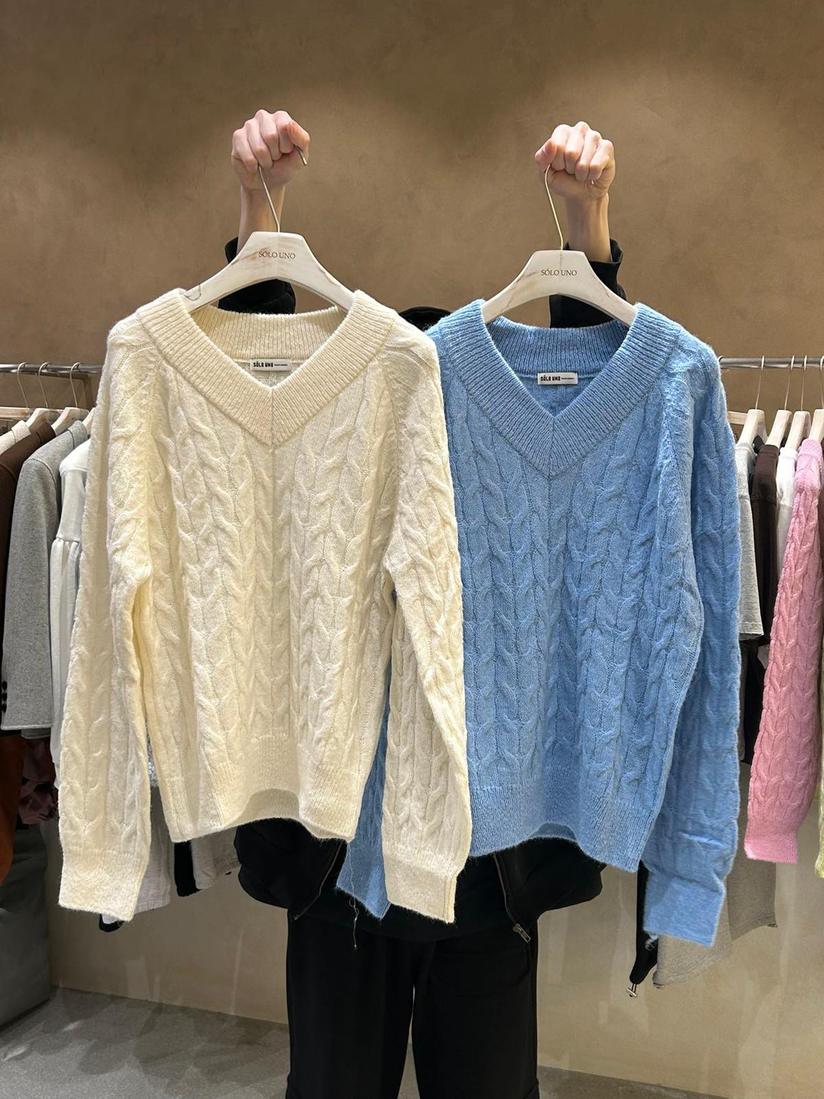 V-neck Cable Knit Sweater *4 Colors