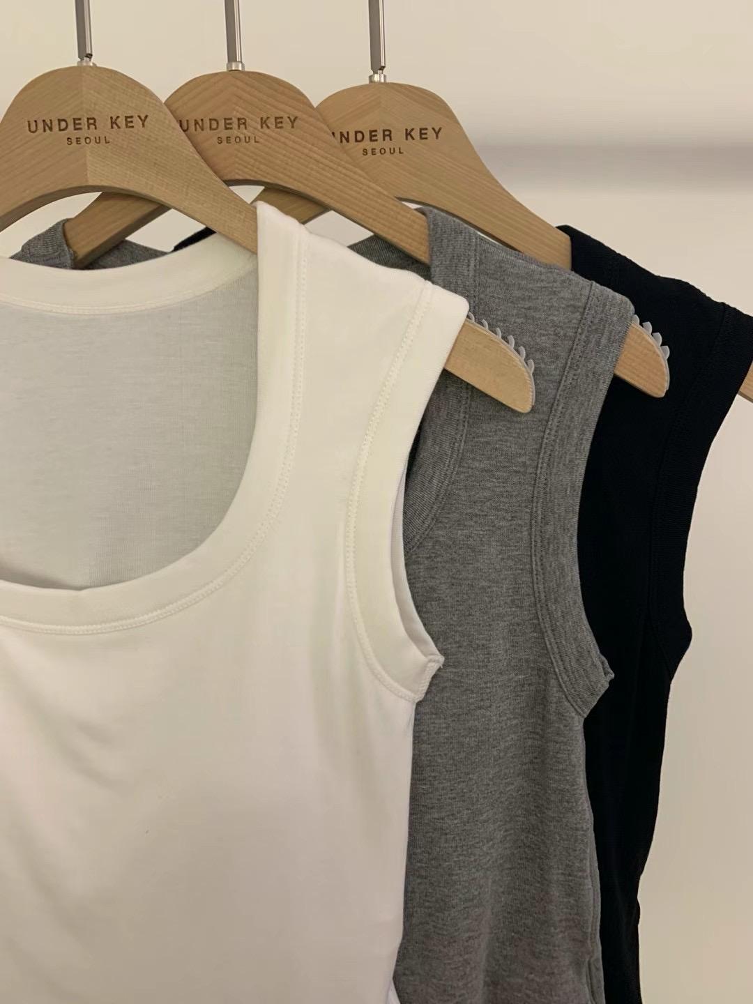 Scoop Neck Padded Tank-Top *3 Colors