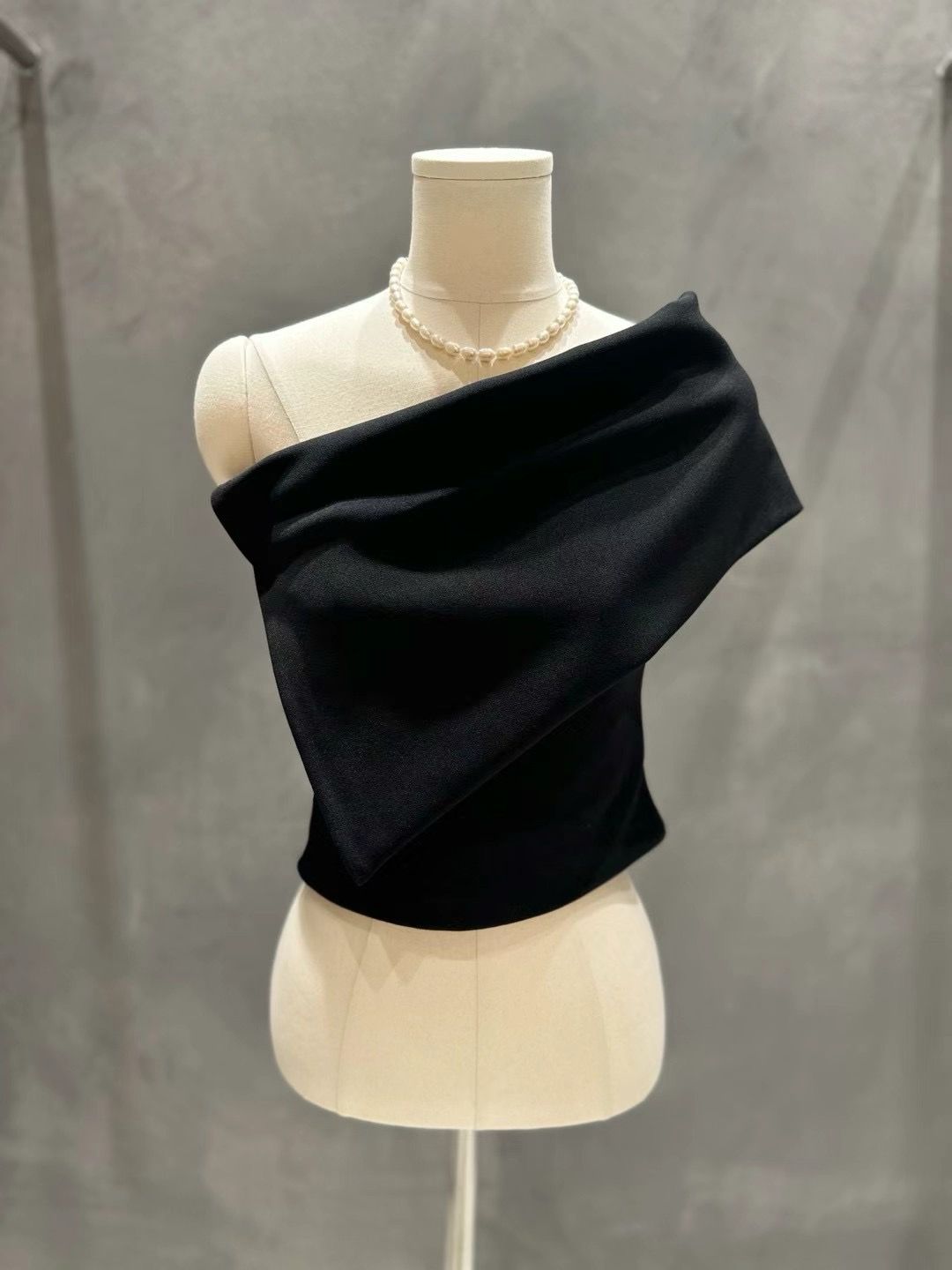 One Shoulder Top *2 Colors