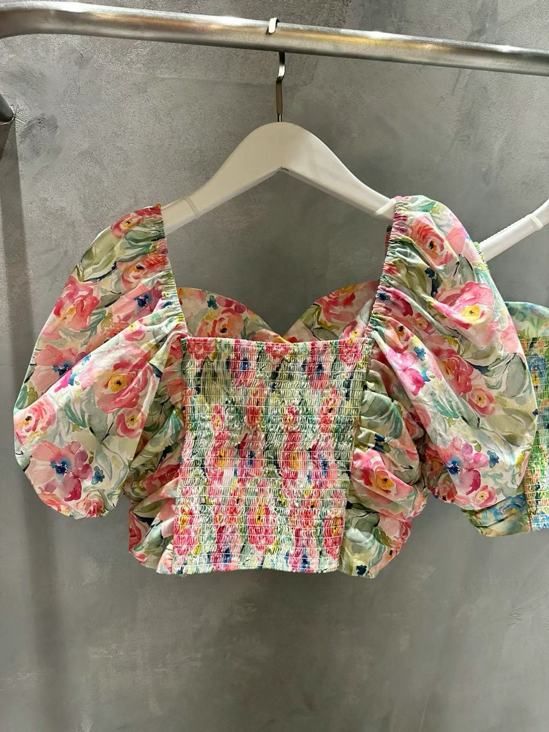 Floral Ruched Crop Top *2 Colors