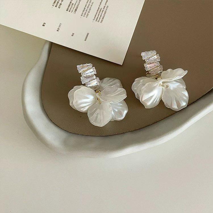 Shell Drop Earrings