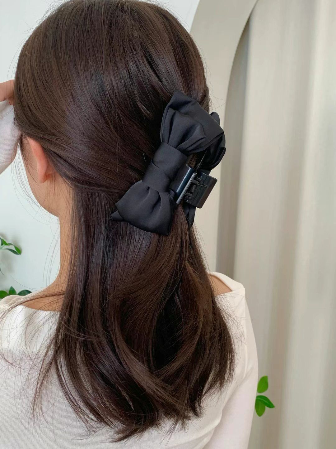 Bow-tie Hair Clip