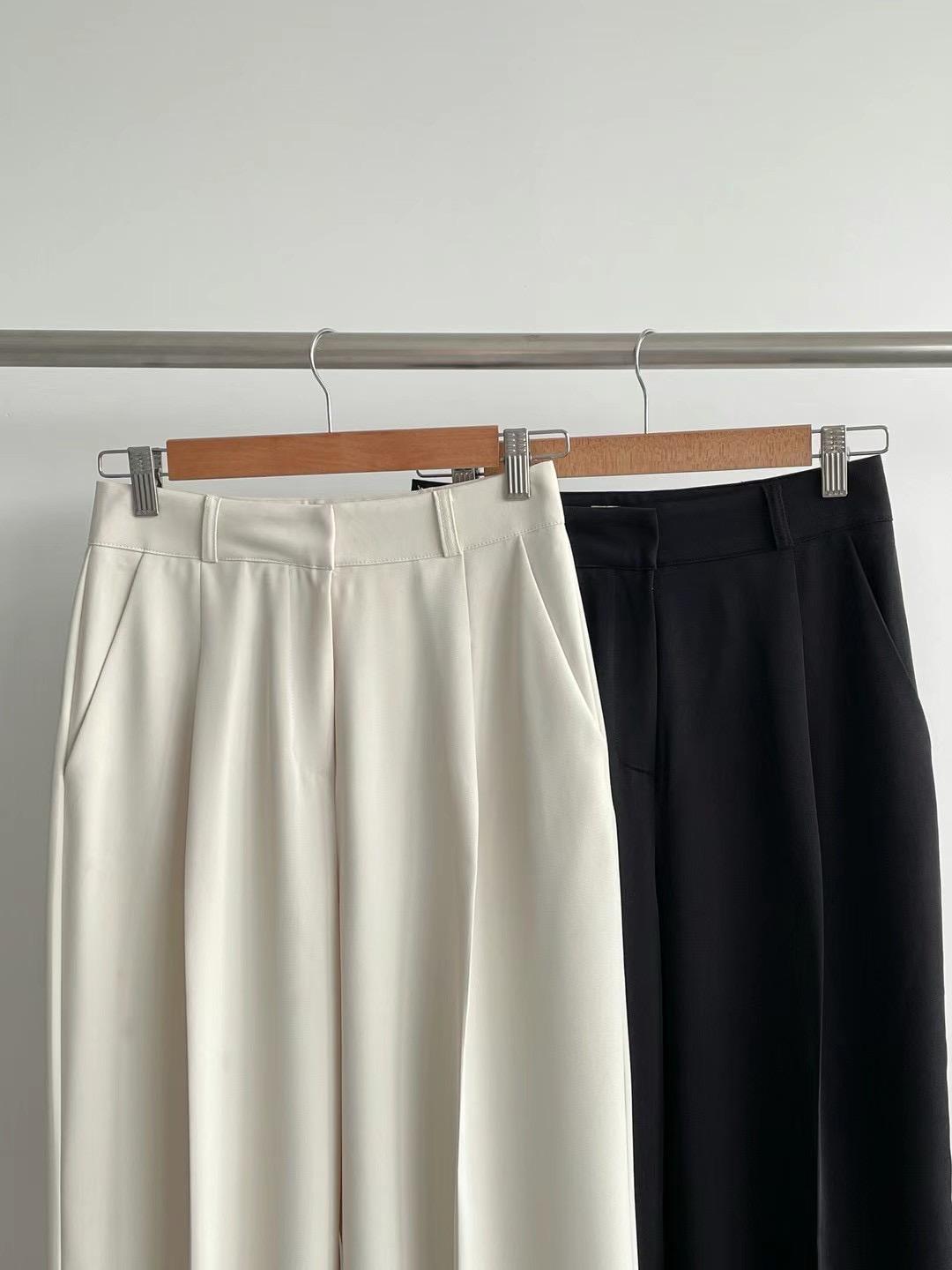 Pleated Straight Trousers *2 Colors