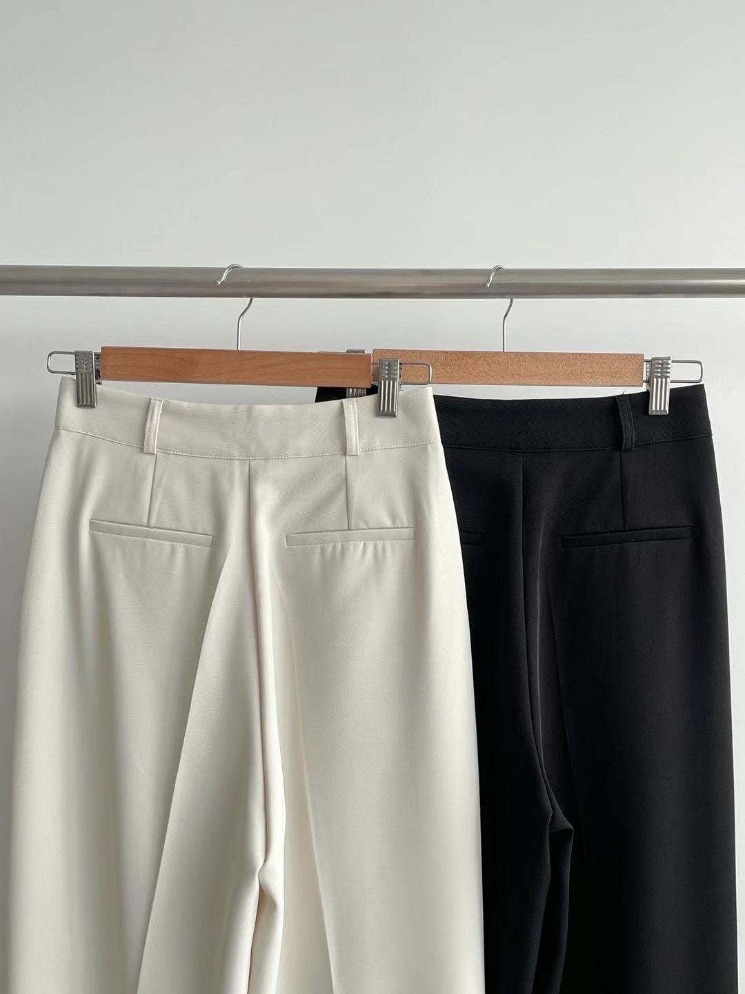 Pleated Straight Trousers *2 Colors