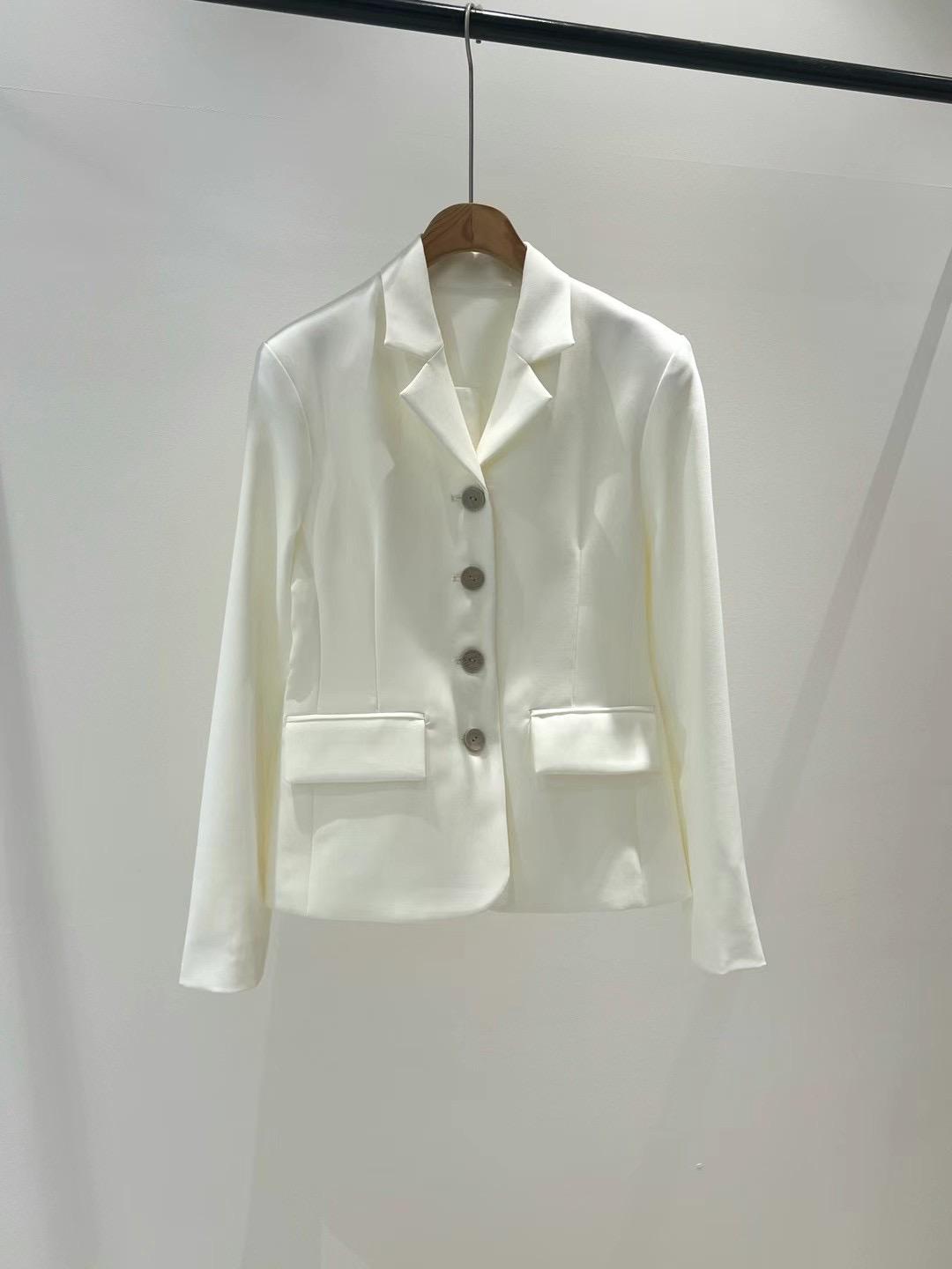 Long-sleeved Collared Suit Jacket *2 Colors