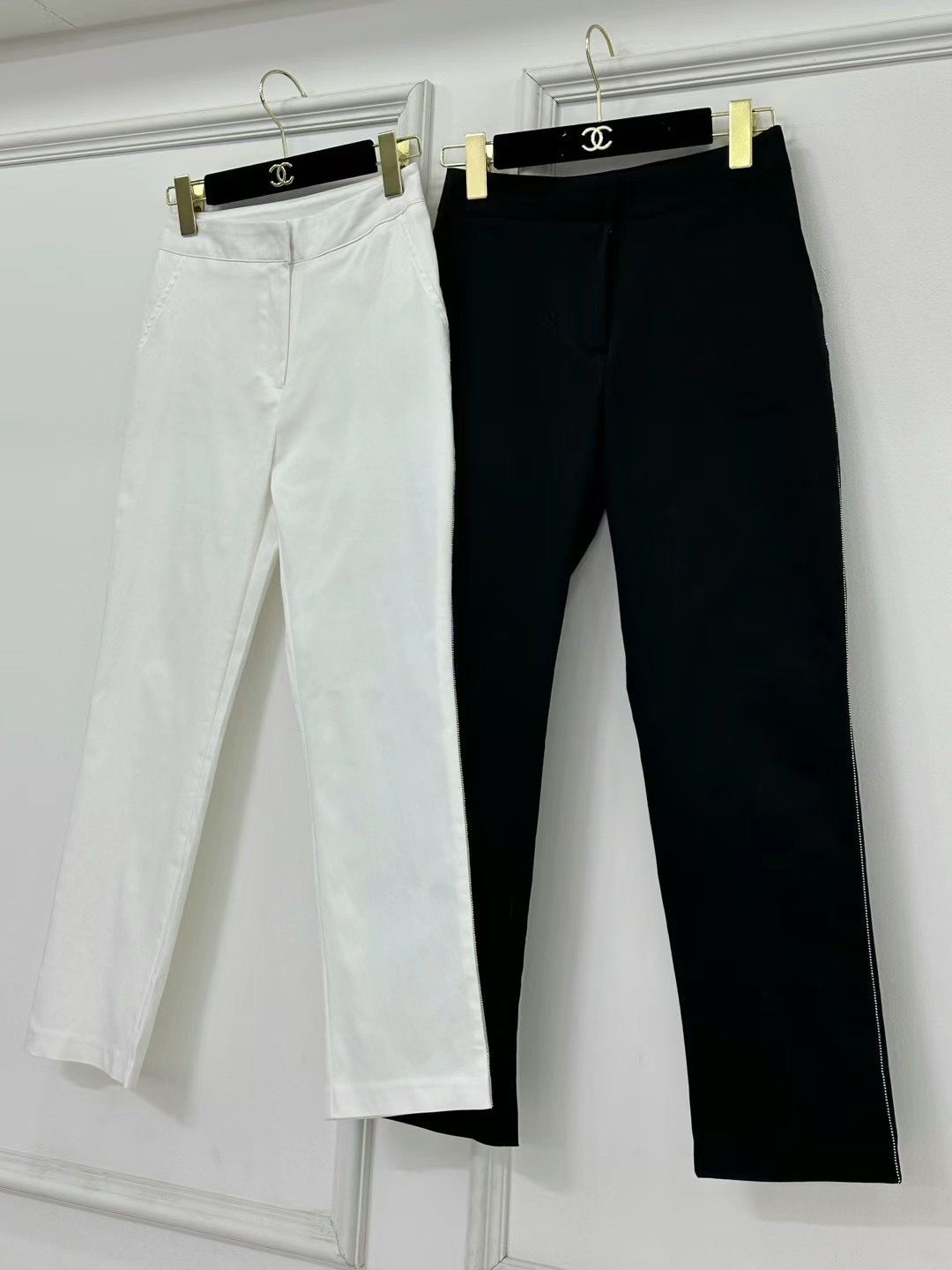 High-waisted Slim Capri Pants *2 Colors