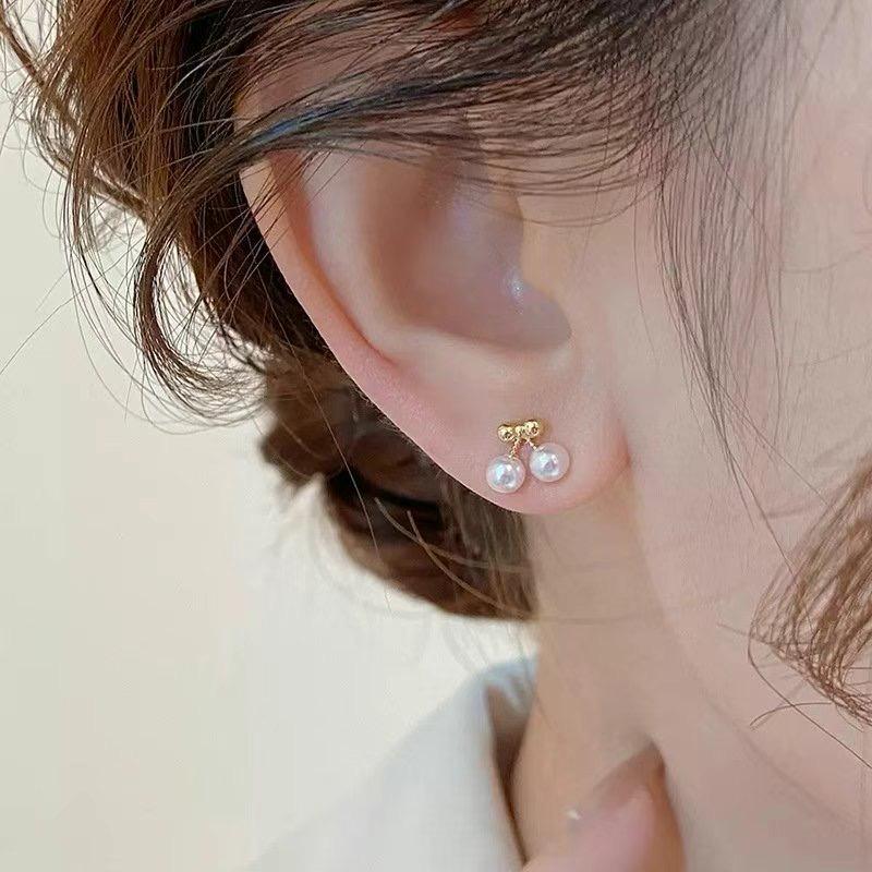 Two-Pearls Earrings
