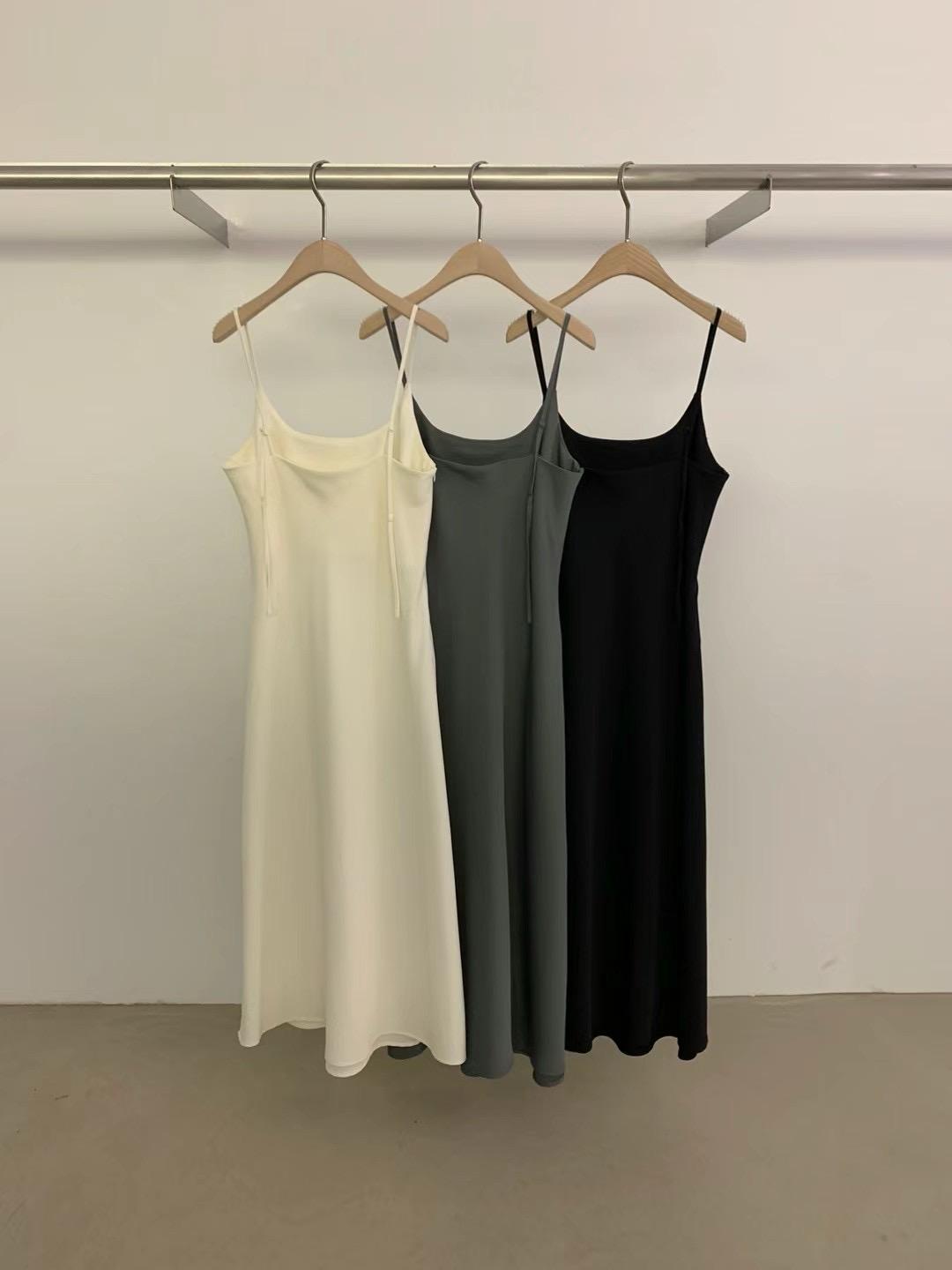 Sleeveless Satin Flowy Dress *3 Colors