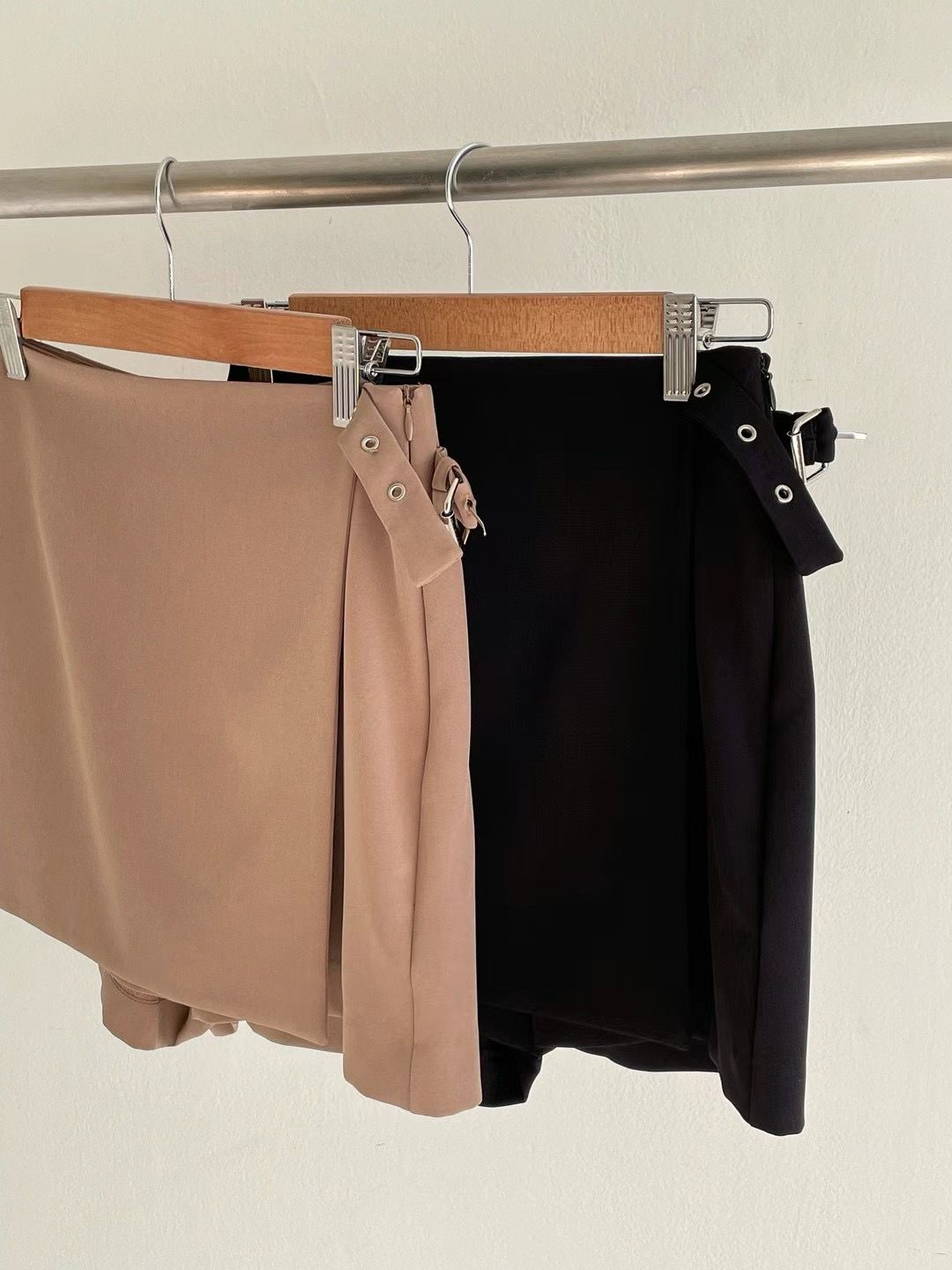 Side Buckle-closure Skort *2 Colors