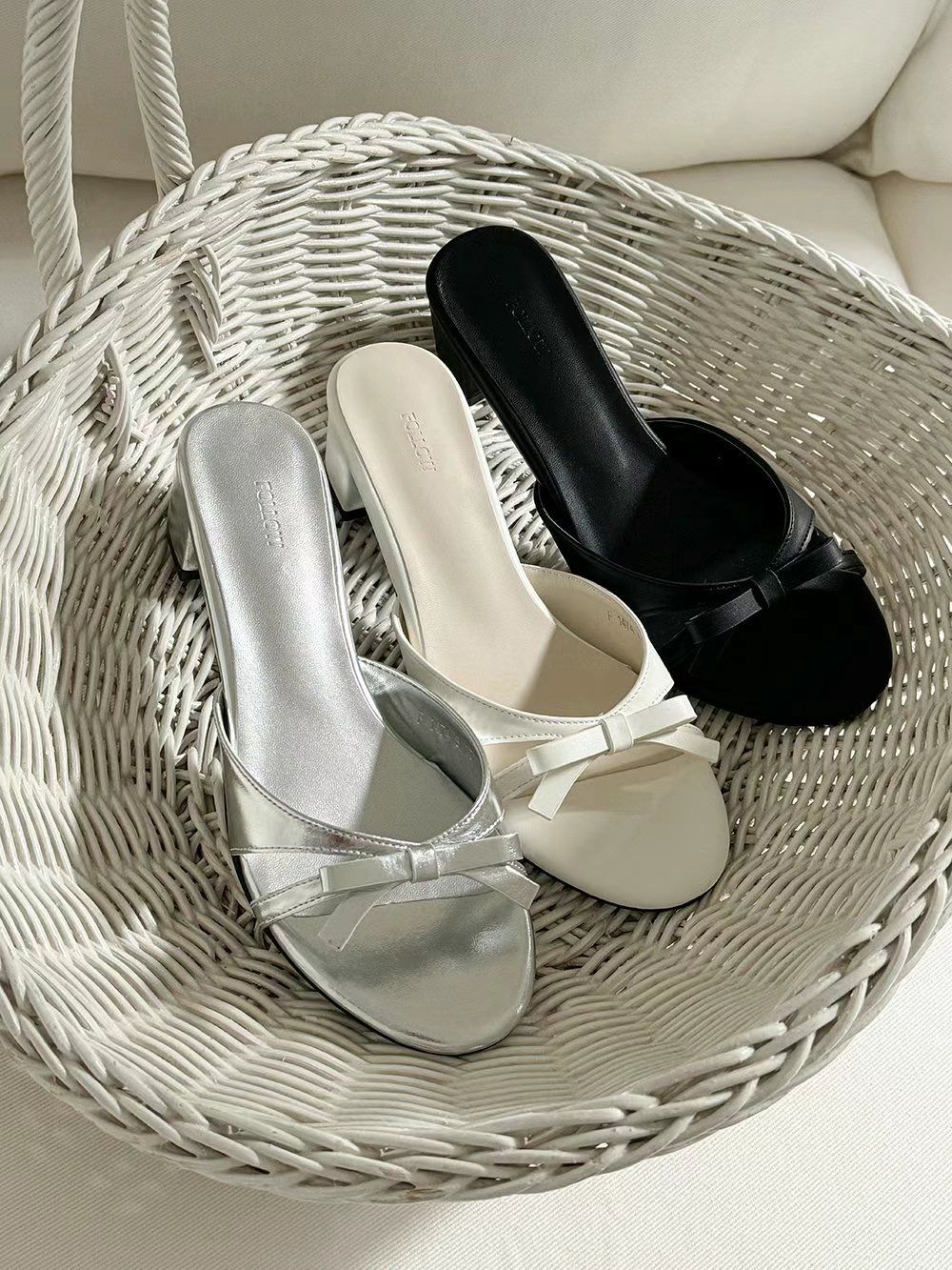 Round-toe Bow Heeled Sandals *3 Colors