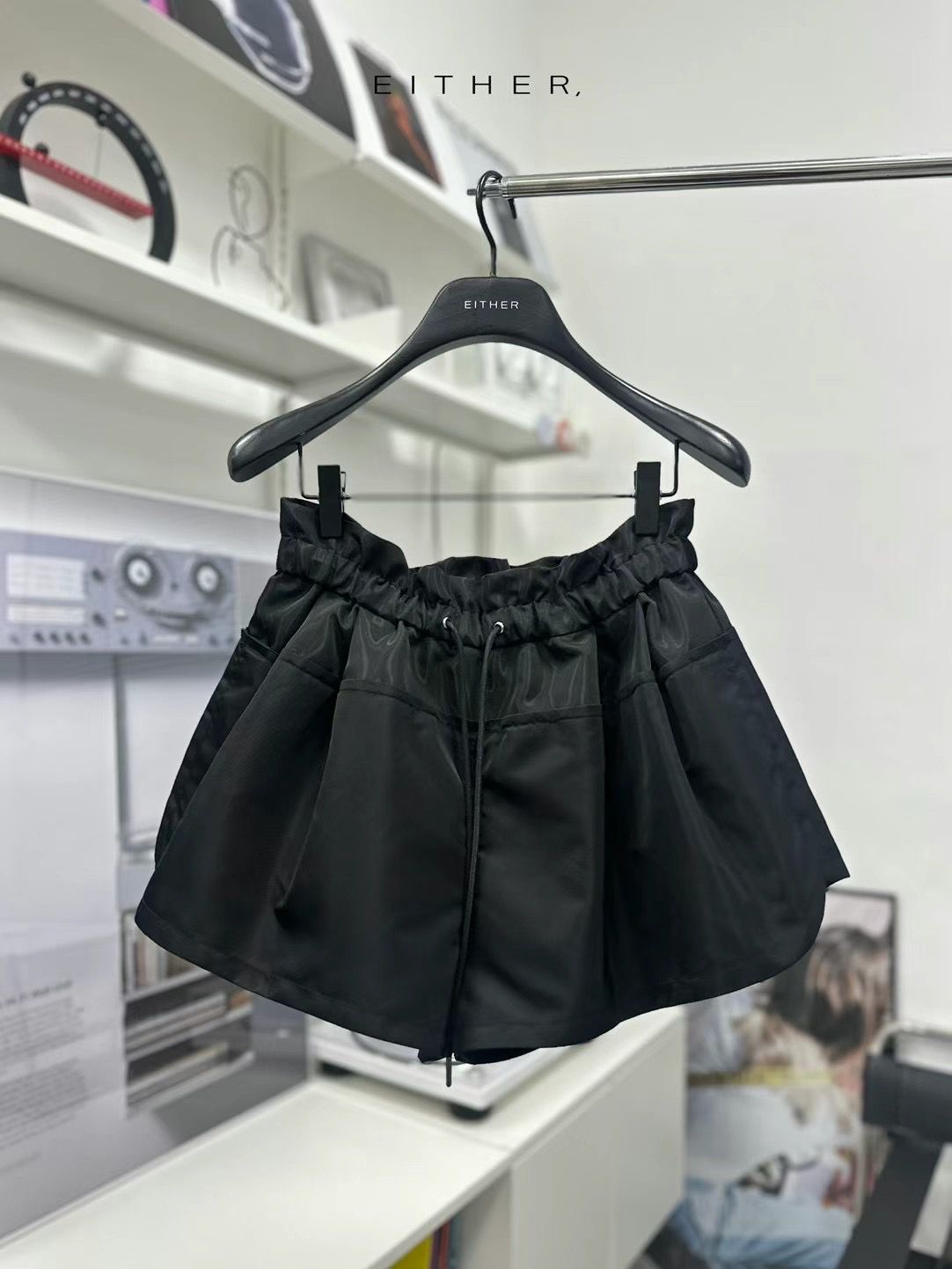 Drawstring Waist Nylon Shorts *2 Colors